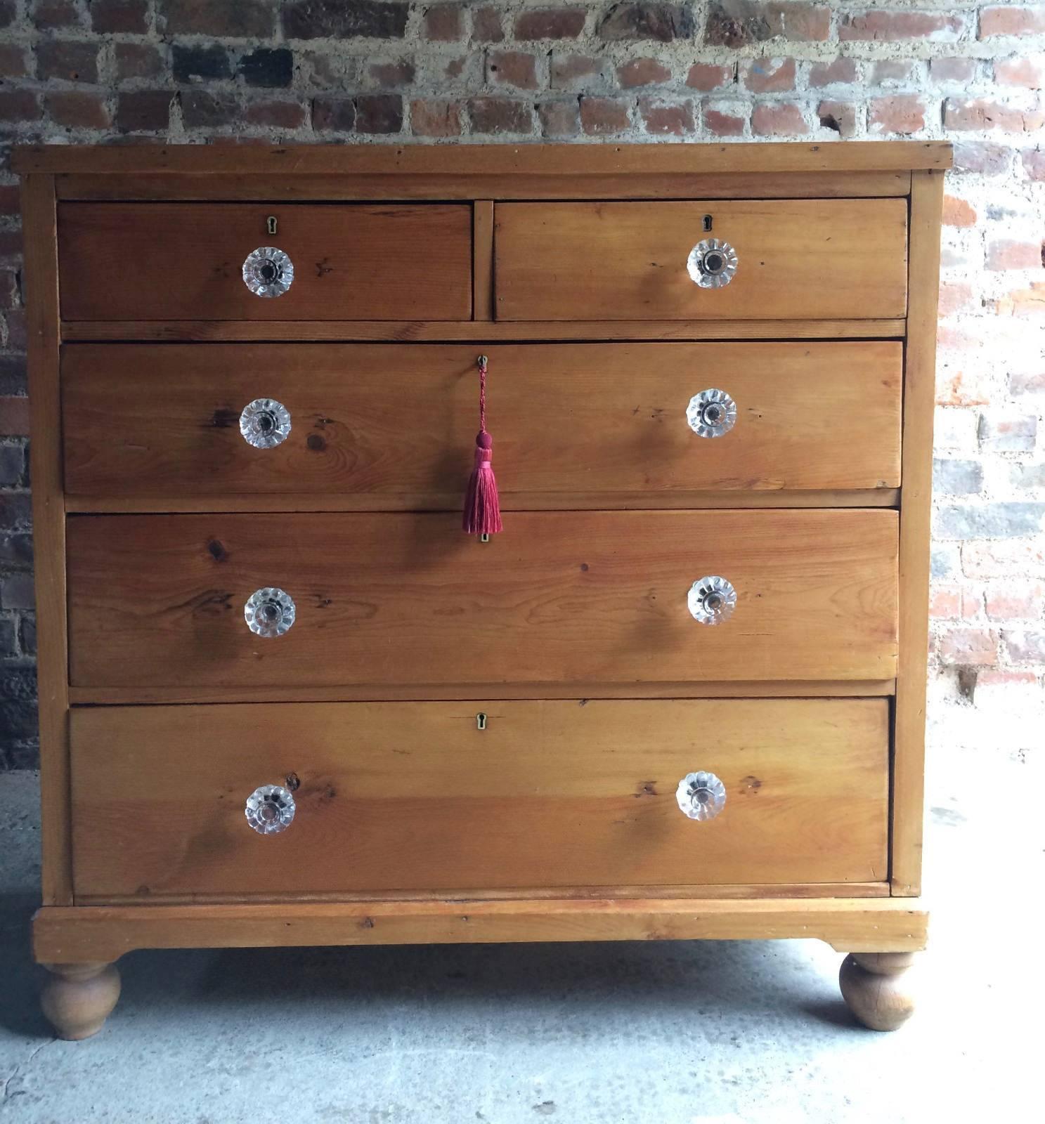 Antique Chest of Drawers Dresser Pine Victorian, 19th Century, circa 1850 3