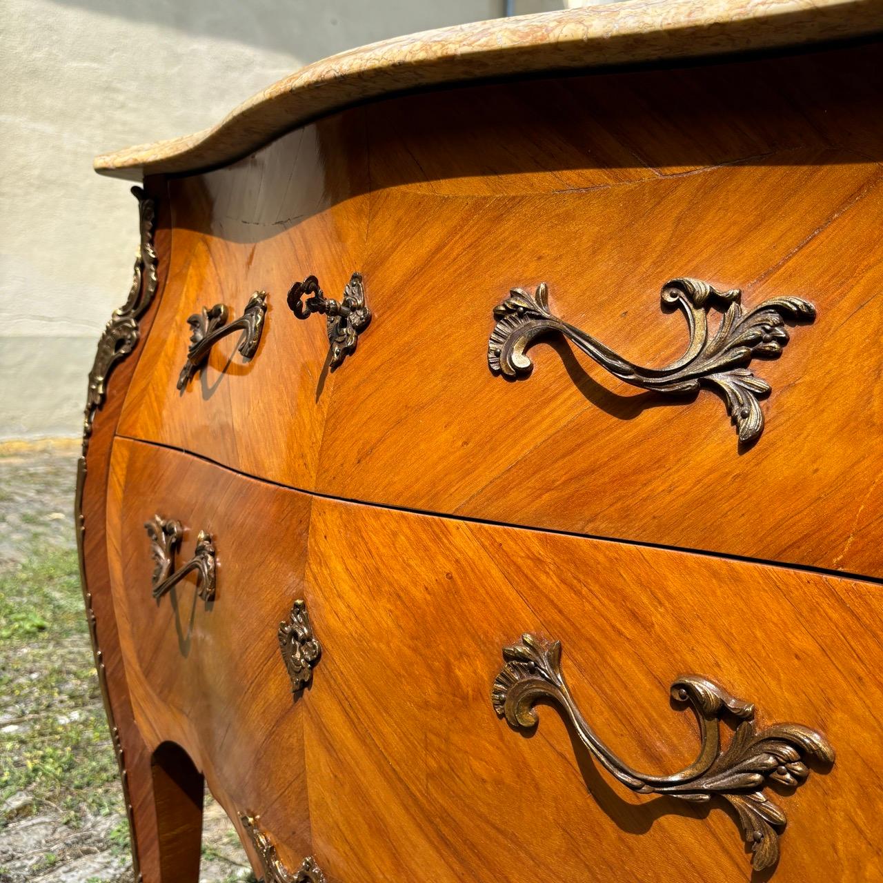 Commode ancienne  France 19e siècle  Marbre et laiton en vente 10
