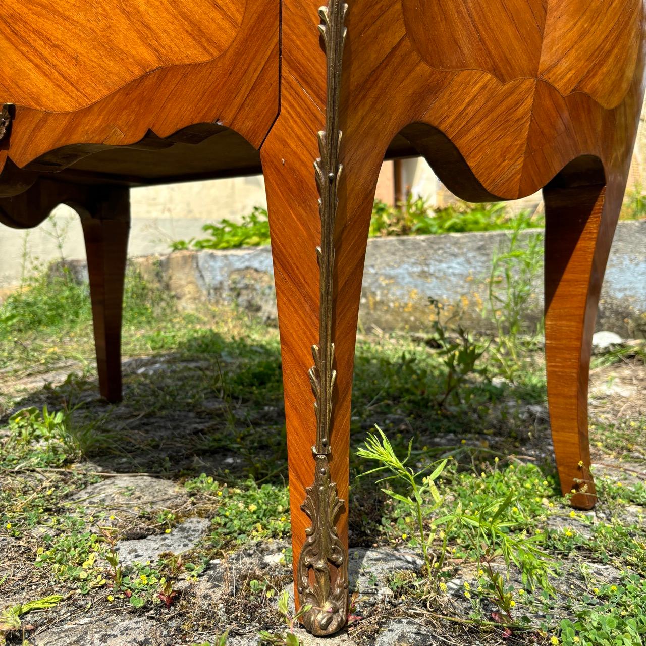 Commode ancienne  France 19e siècle  Marbre et laiton en vente 2