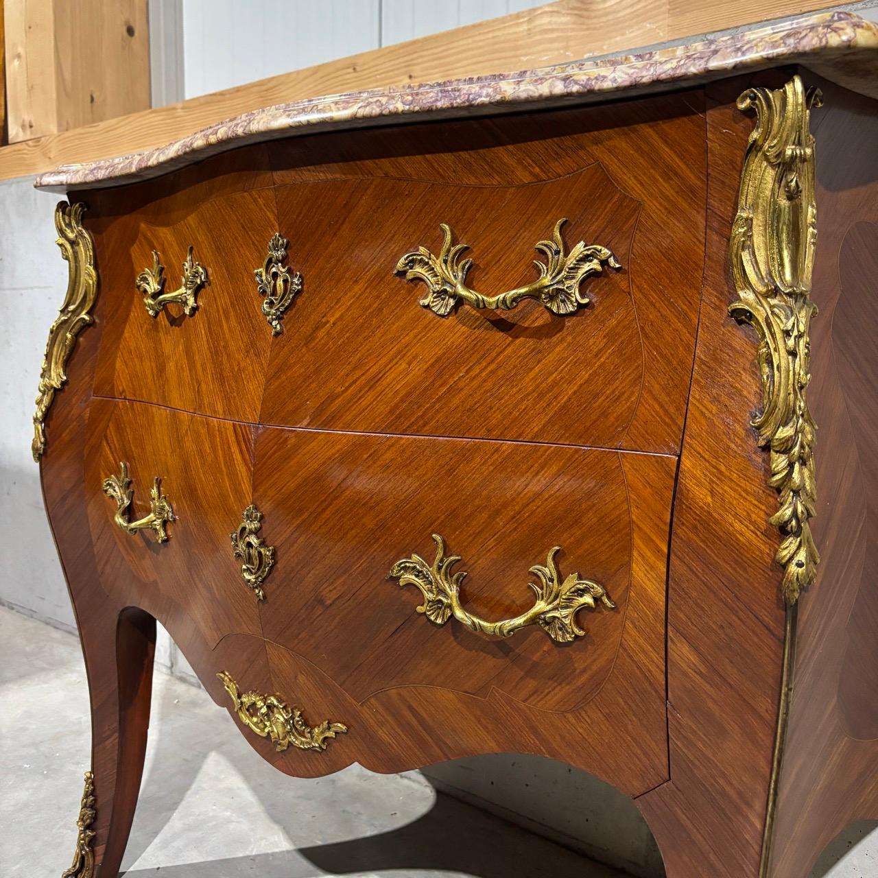 Antique chest of drawers  France around 1900  Ornate brass fittings In Good Condition For Sale In Würzburg, DE