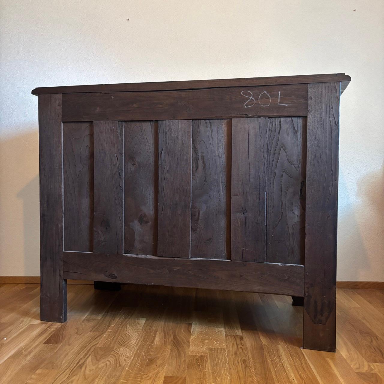 Antique chest of drawers  France - Brittany 18th century  Chestnut wood For Sale 13