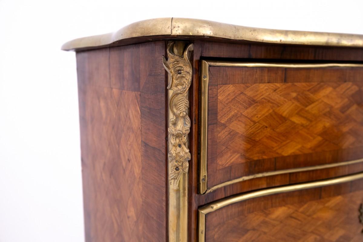 Commode ancienne, France, vers 1870. en vente 2