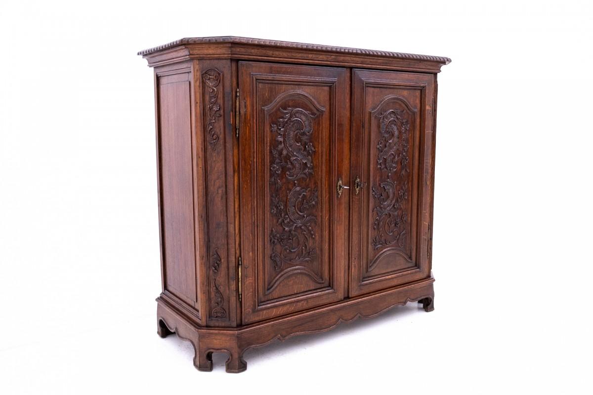 Français Commode ancienne d'environ 1880, France. Après la rénovation. en vente