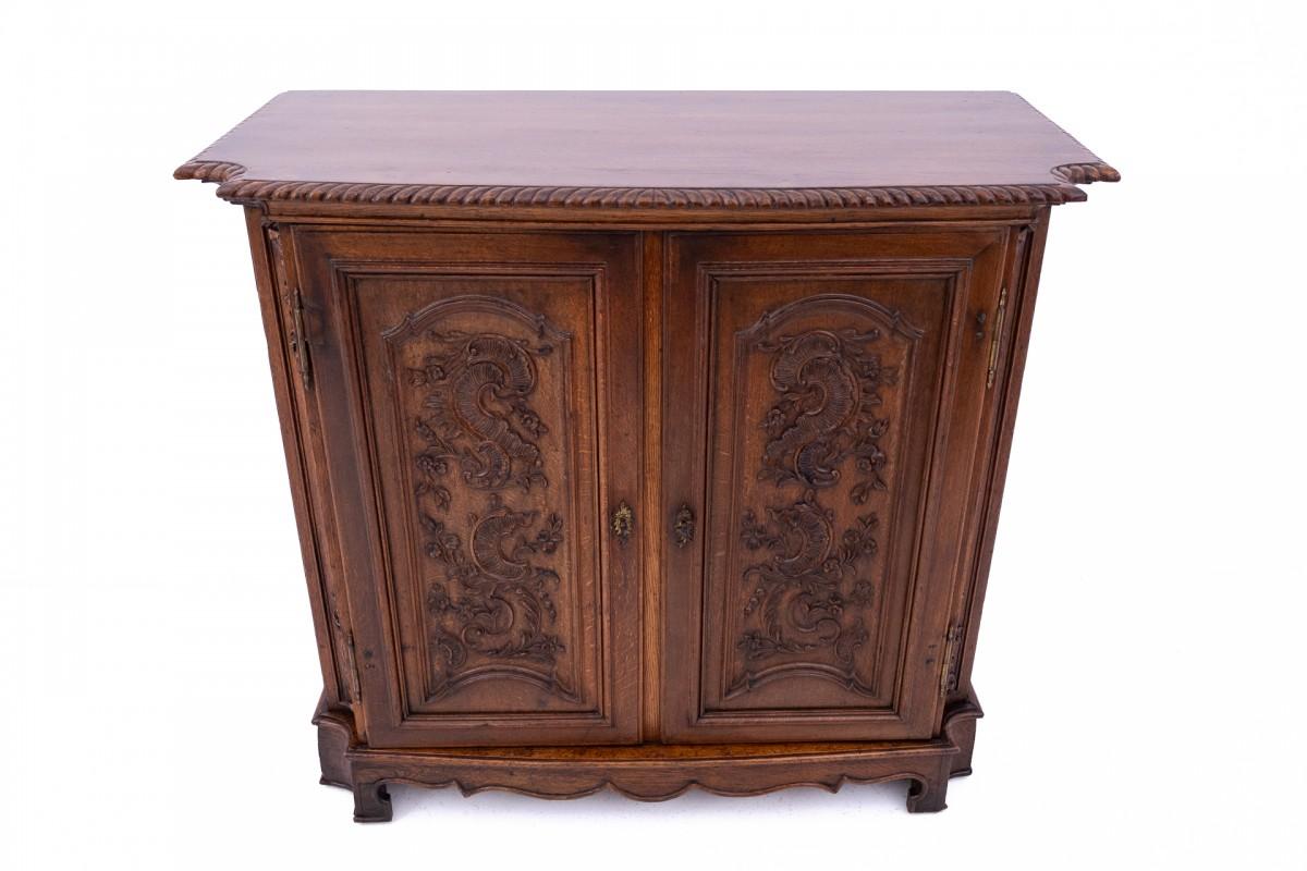 Français Commode ancienne d'environ 1880, France. Après la rénovation. en vente