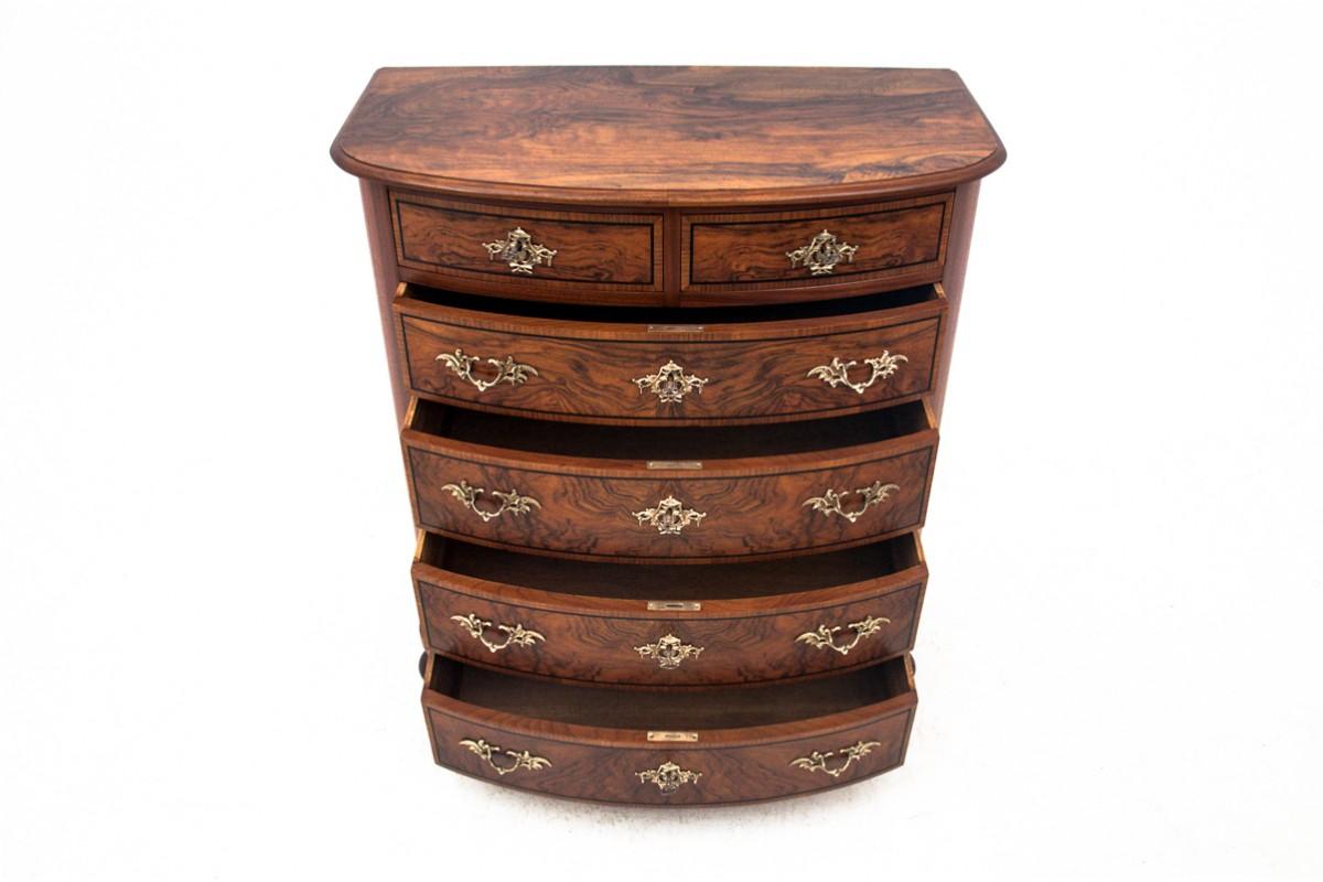 Walnut Antique chest of drawers from 1900s For Sale