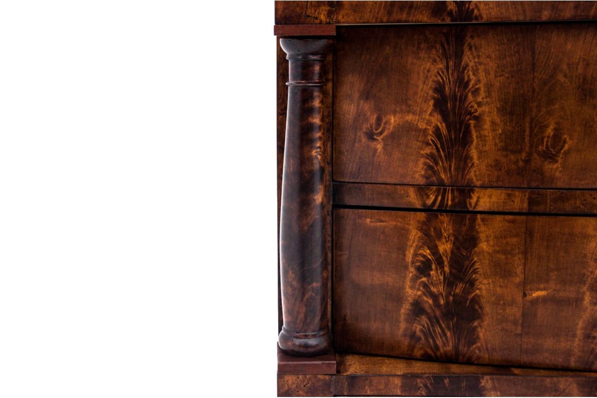 Commode ancienne, Europe du Nord, vers 1870. en vente 2