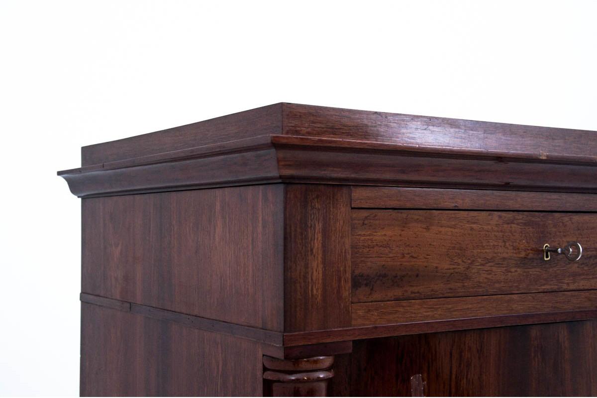 Antique chest of drawers, Northern Europe, circa 1860. In Good Condition For Sale In Chorzów, PL