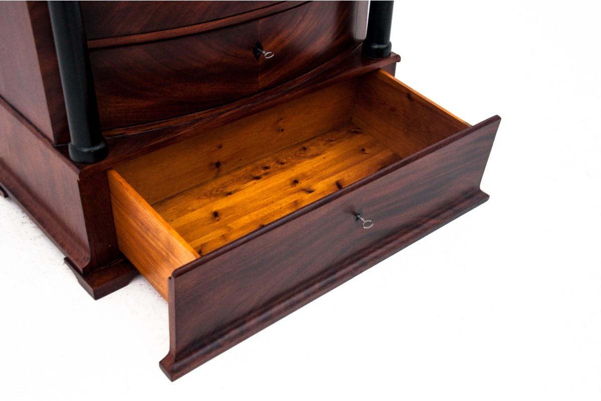 Mahogany Antique chest of drawers, Northern Europe, circa 1880. For Sale