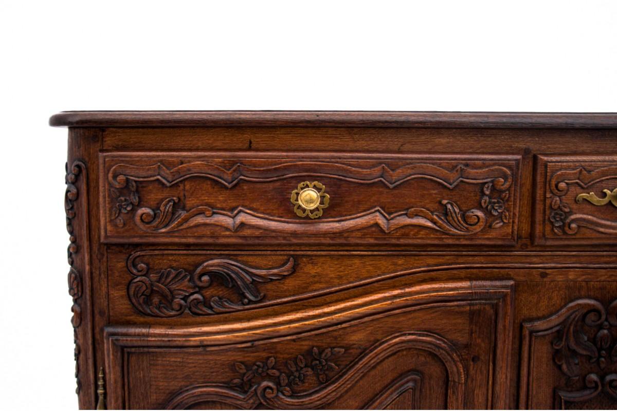 Late 19th Century Antique chest of drawers on lion's paws, Western Europe, circa 1880.  For Sale