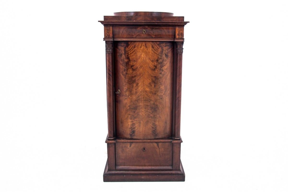 Antique chest of drawers - pillar, Northern Europe, around 1880. For Sale 3