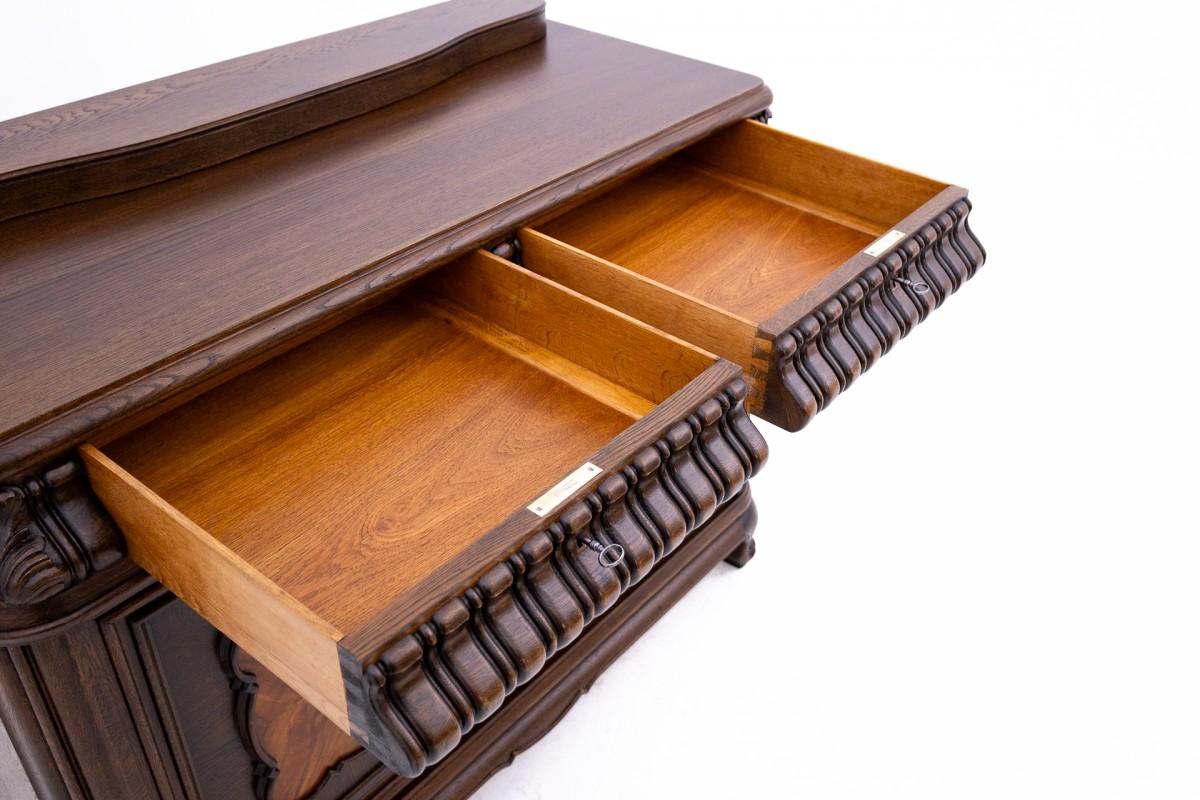 Antike Kommode mit Schubladen - Sideboard aus der Wende zum 19. und 20. Jahrhundert (Walnuss) im Angebot