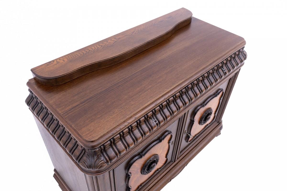 Cassettiera antica - credenza a cavallo tra il XIX e il XX secolo in vendita 1