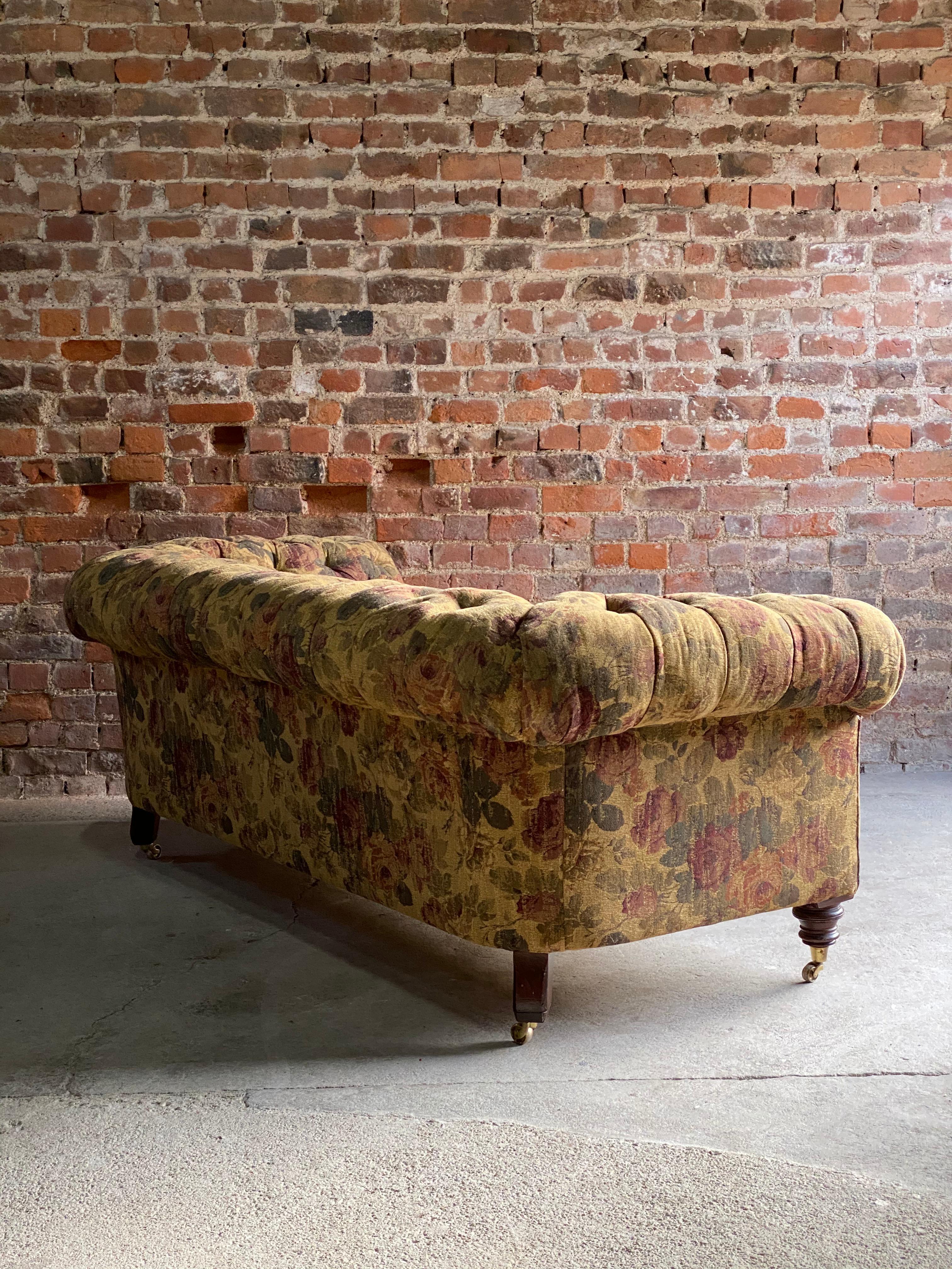 Antique Chesterfield Sofa Settee Button-Back Three-Seat Victorian, circa 1890 3
