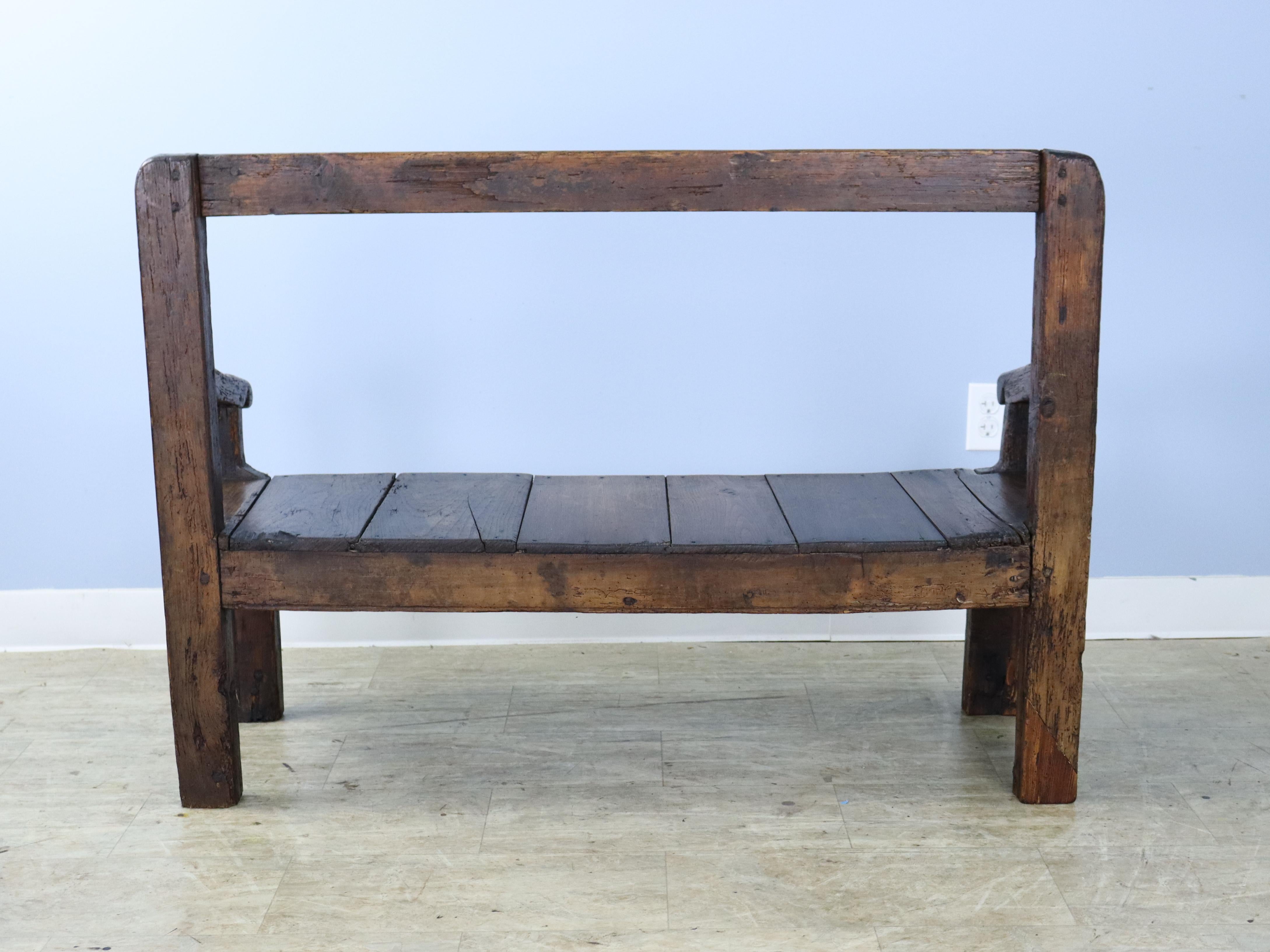 Antique Chestnut and Pine Seat In Good Condition For Sale In Port Chester, NY