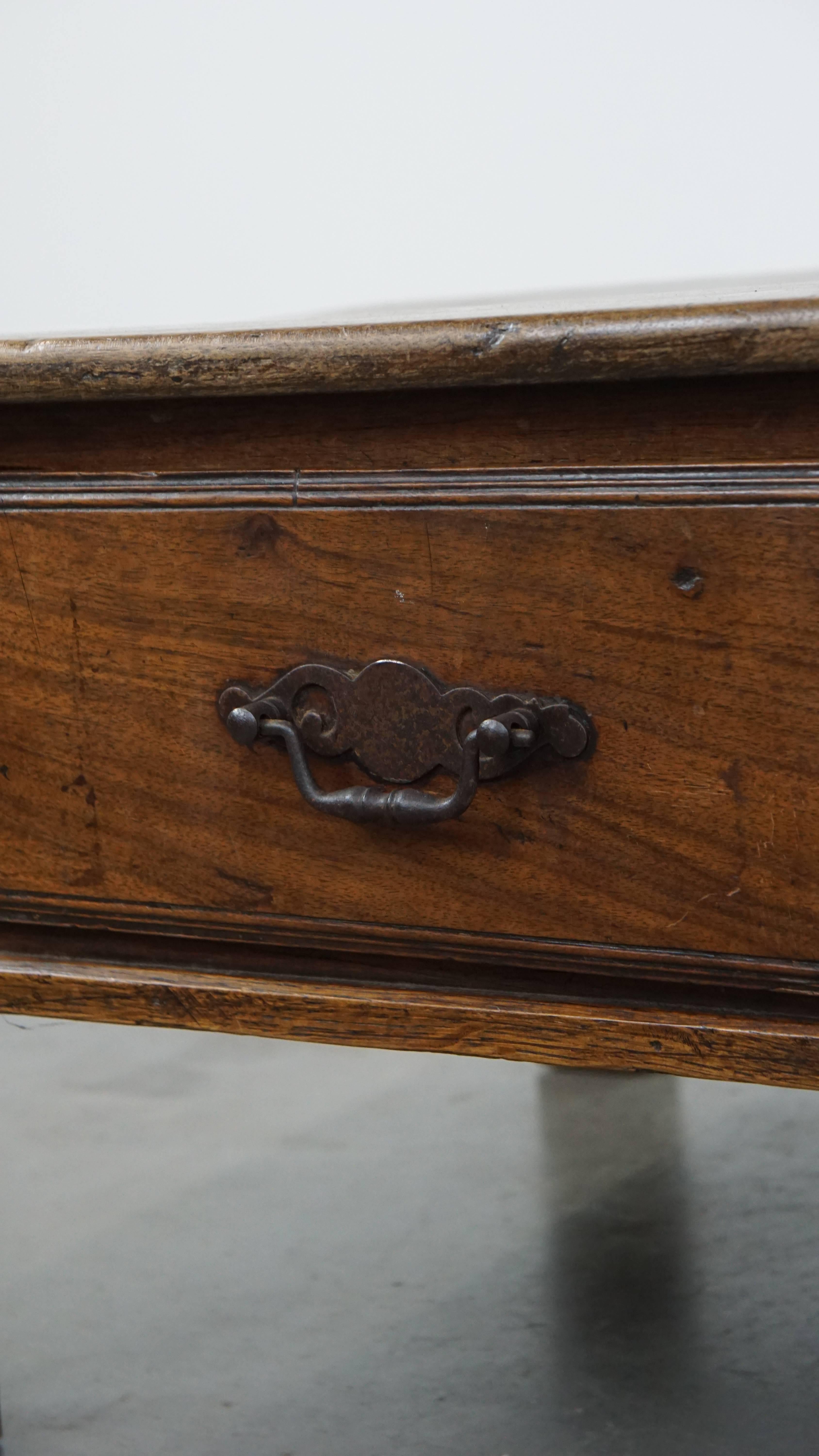 Antique Chestnut Coffee Table from the 18th Century with a One-Piece Top For Sale 2
