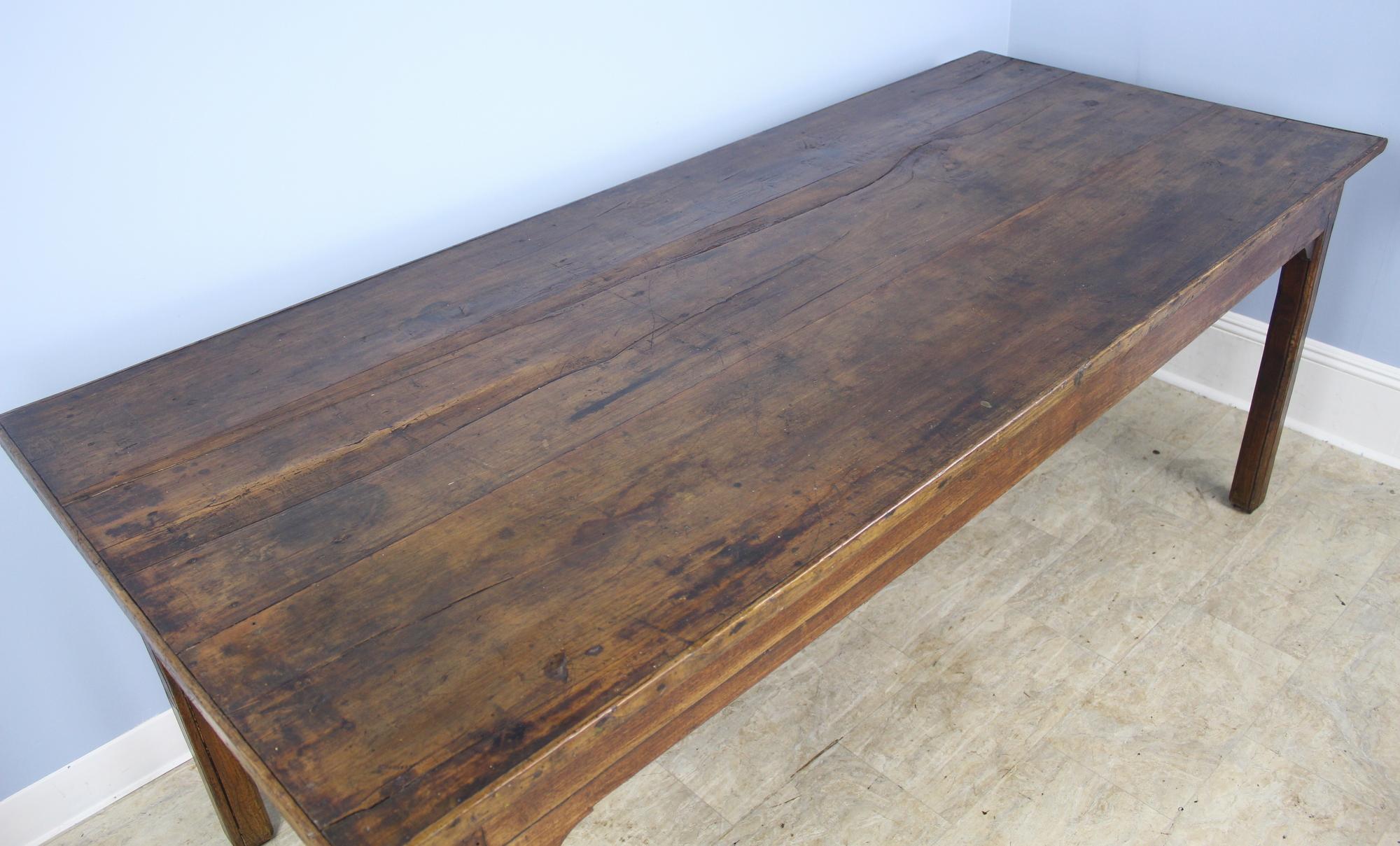 Antique Chestnut Farm Table with Decorative Edge In Good Condition In Port Chester, NY