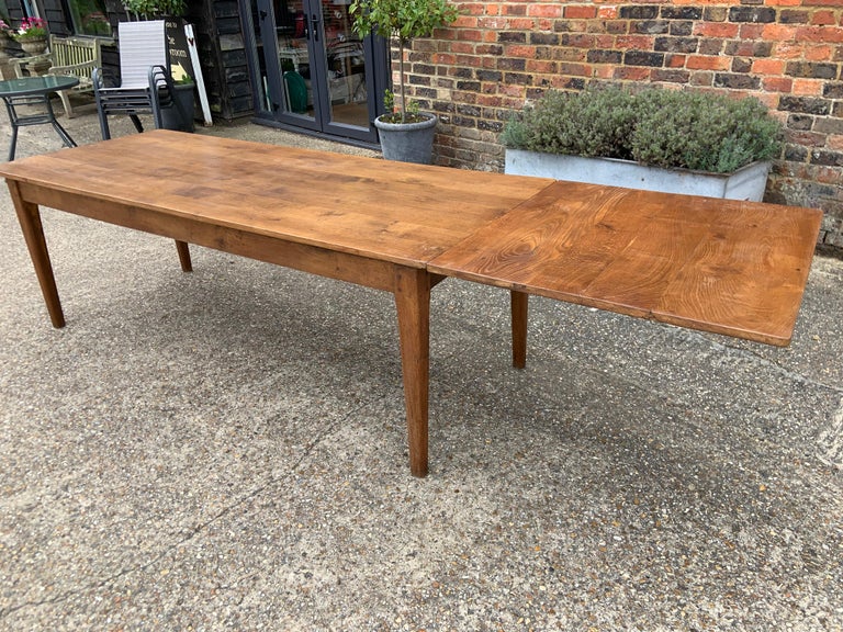 Antique Chestnut Farmhouse Table with Extension Leaf In Good Condition In Billingshurst, GB