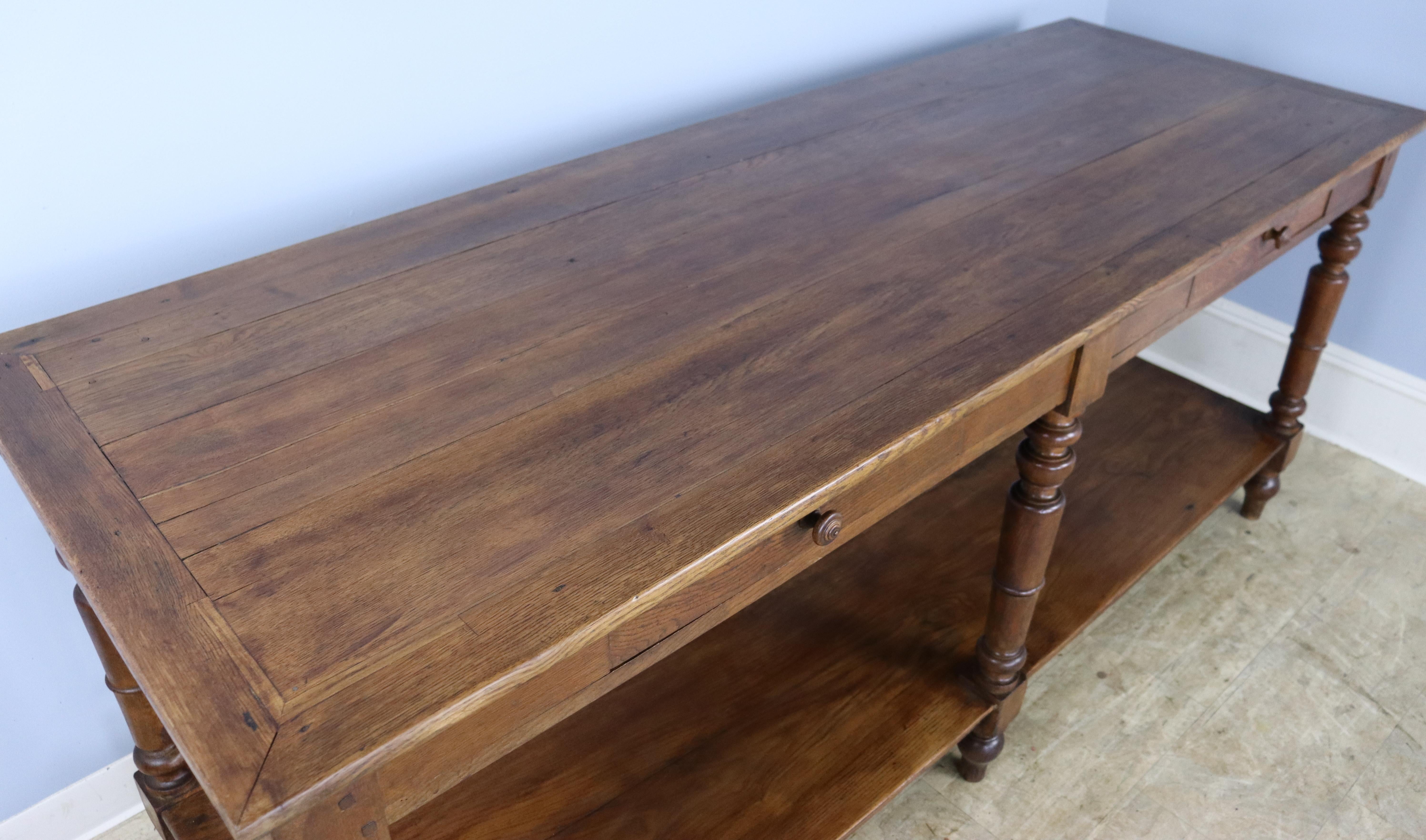 Antique Chestnut Draper's Table with Turned Legs In Good Condition In Port Chester, NY