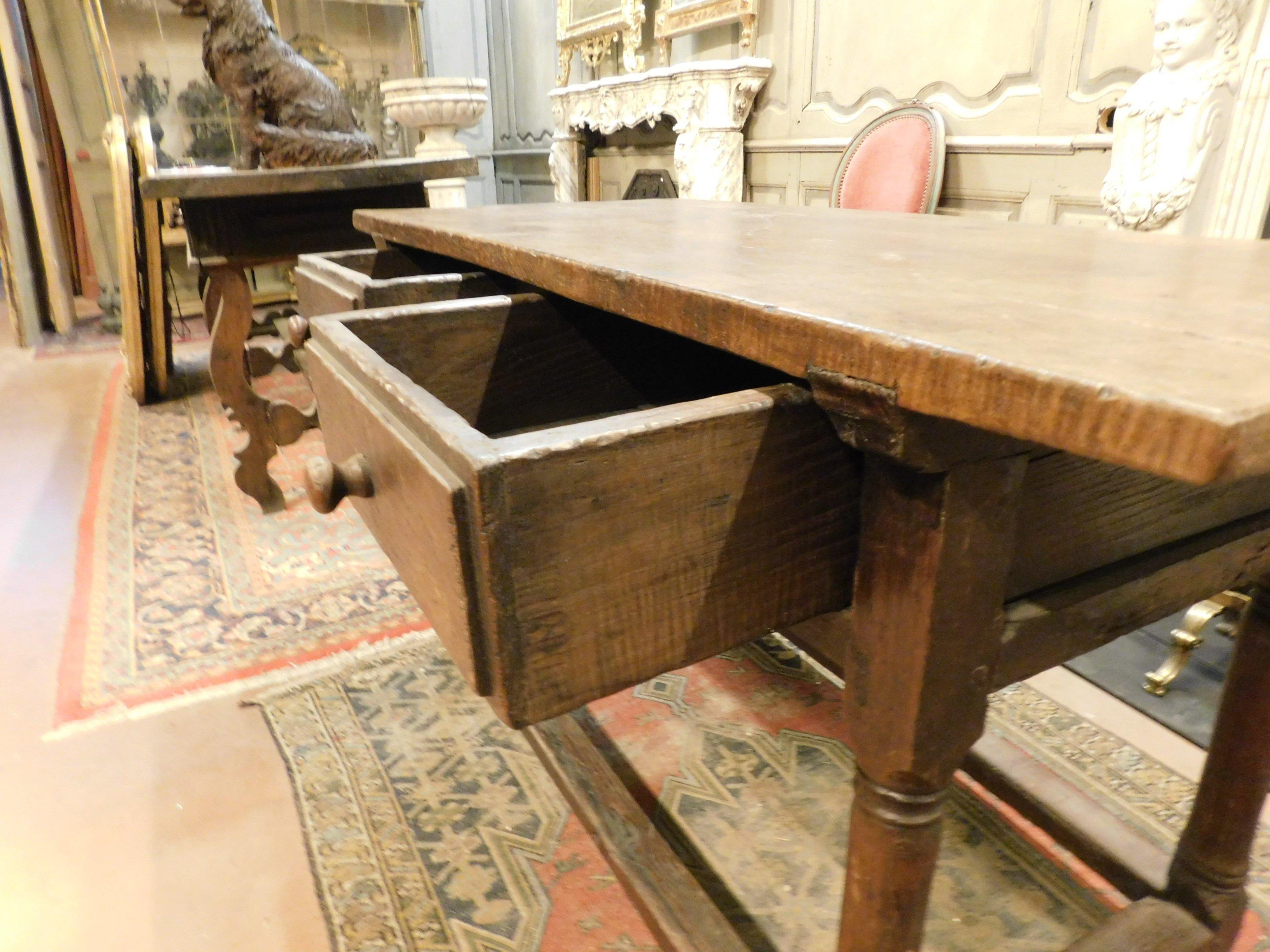 Antique Chestnut Table with Drawers, 17th Century Italy For Sale 1