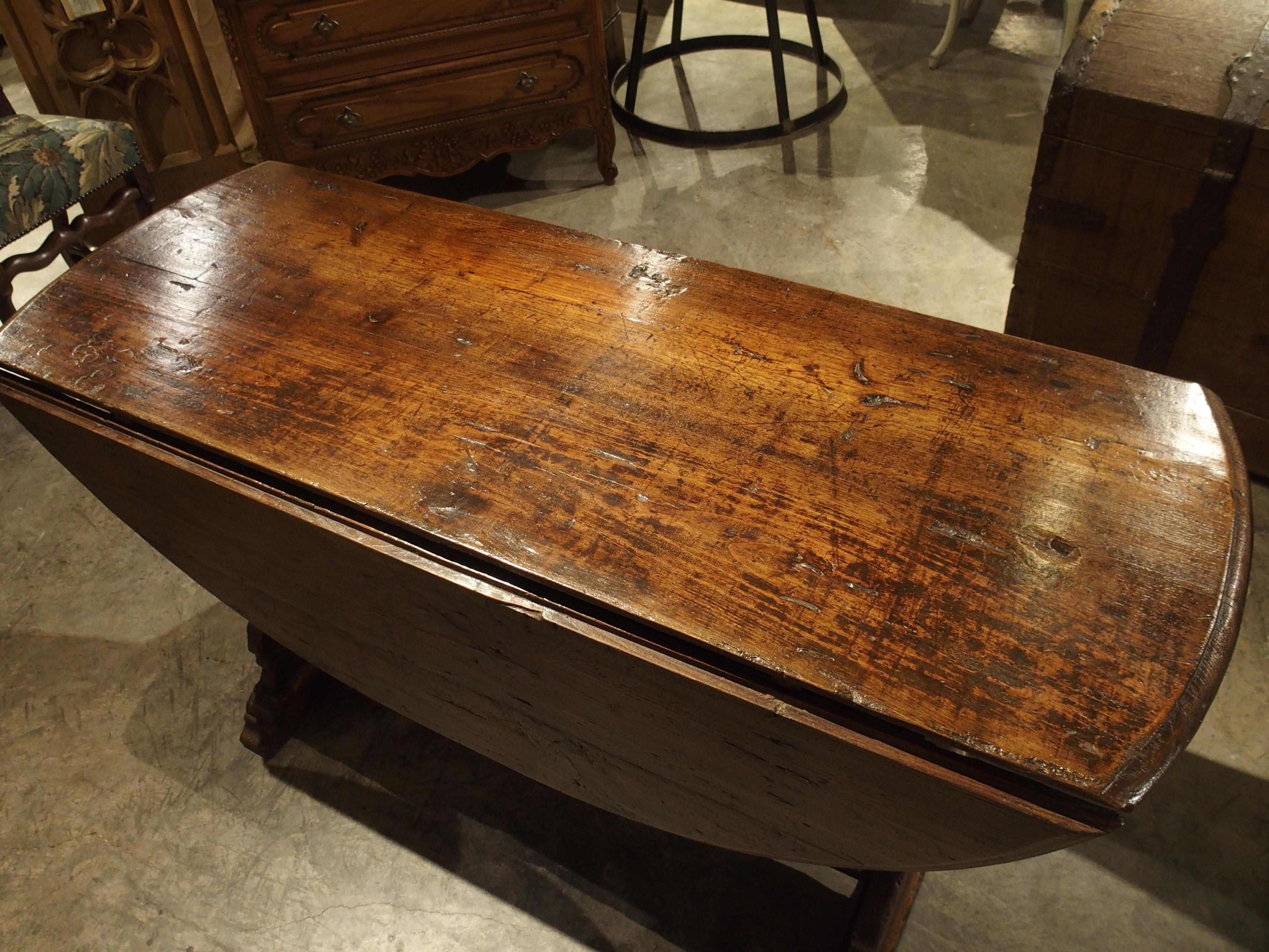 Antique Chestnut Wood Drop Leaf Table from Italy, circa 1790 1