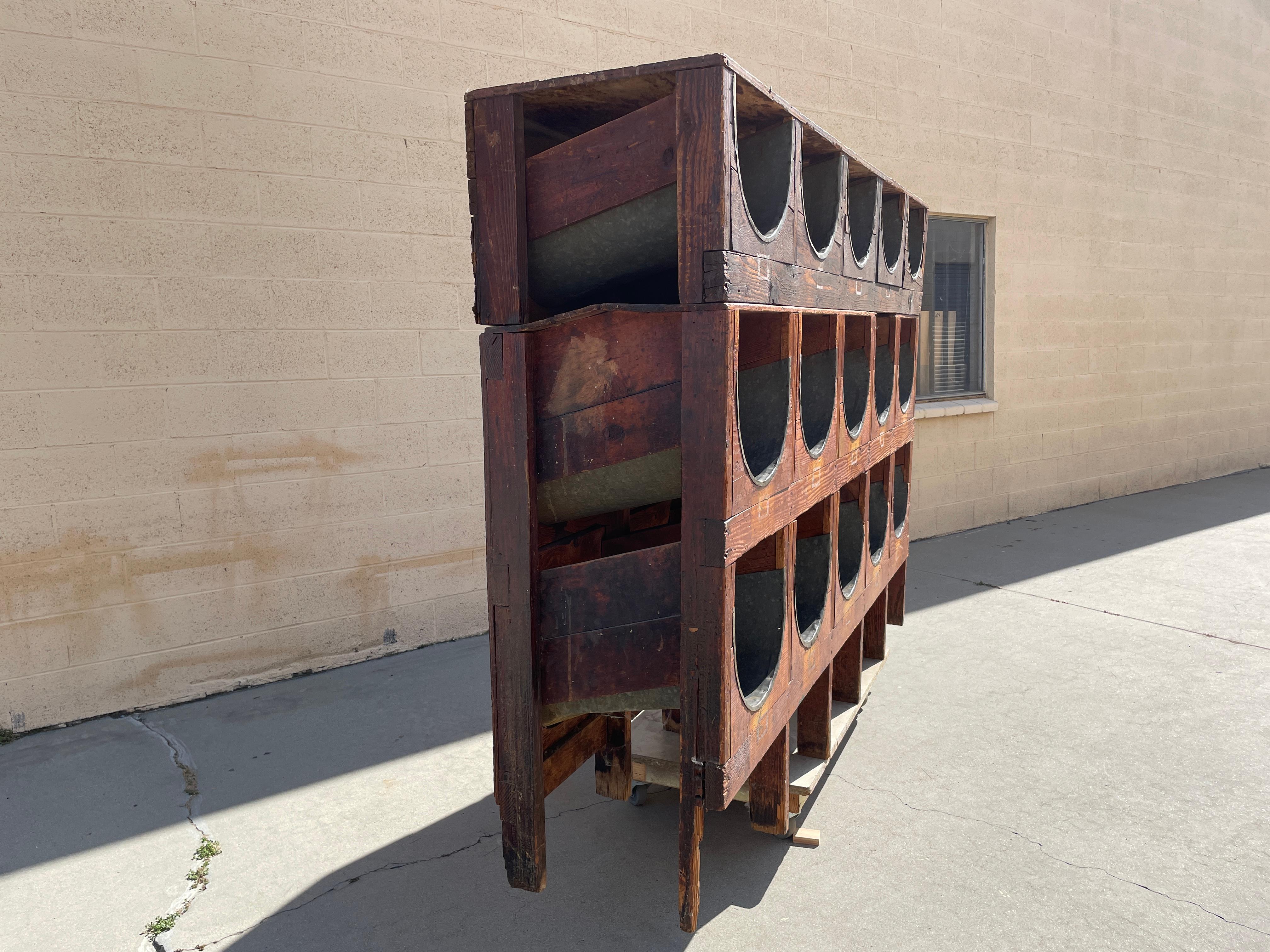 American Craftsman Antico box per pollaio in vendita