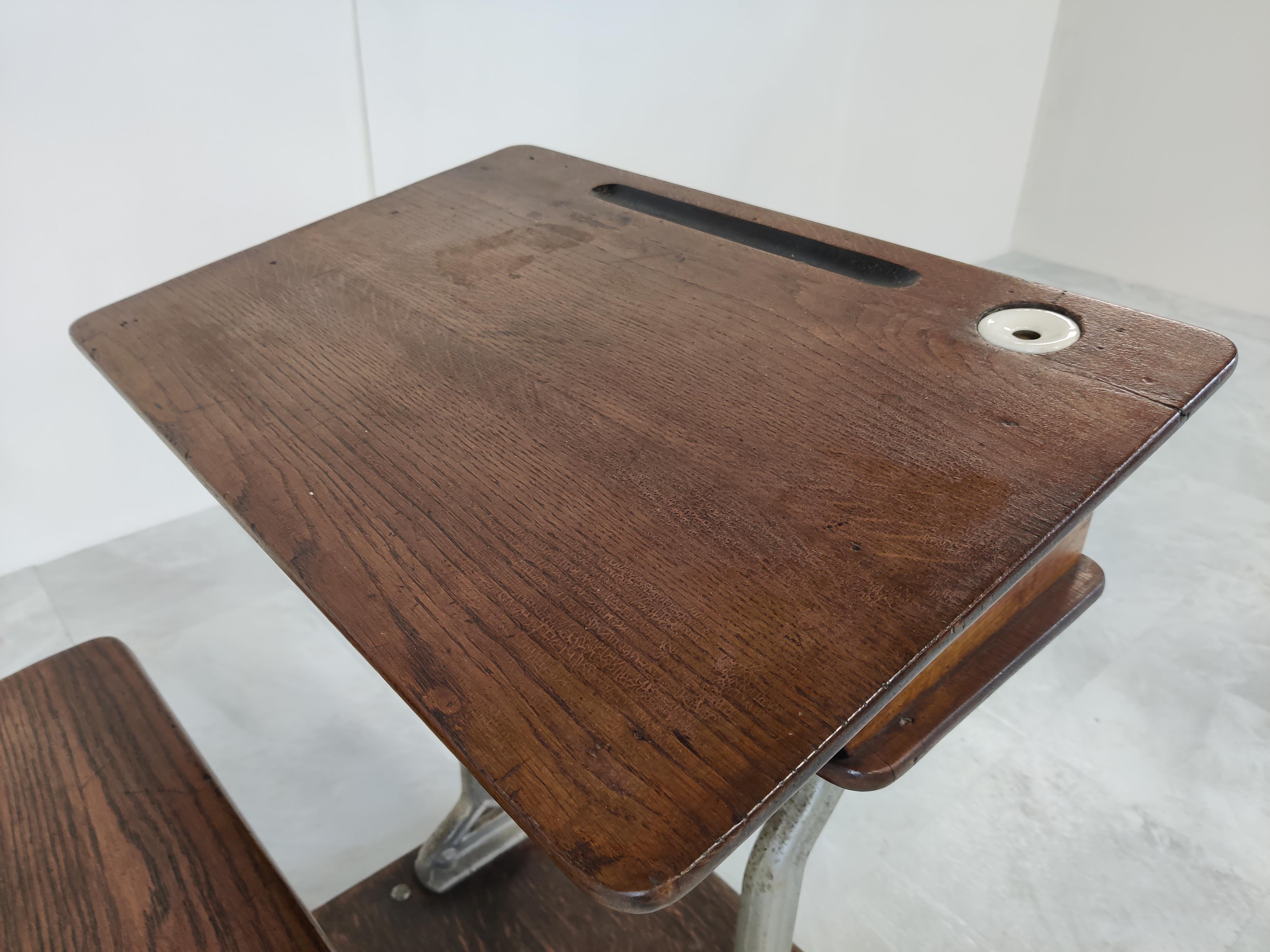Antique Childrens School Desk, 1930s In Good Condition In Leuven, Vlaams Gewest