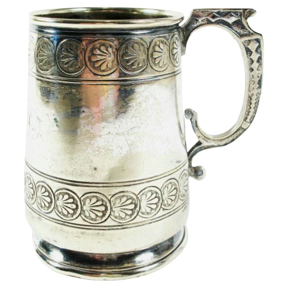 Ancienne tasse en métal argenté pour enfants - Inscrite 'Walter' - Fin du 19ème siècle en vente