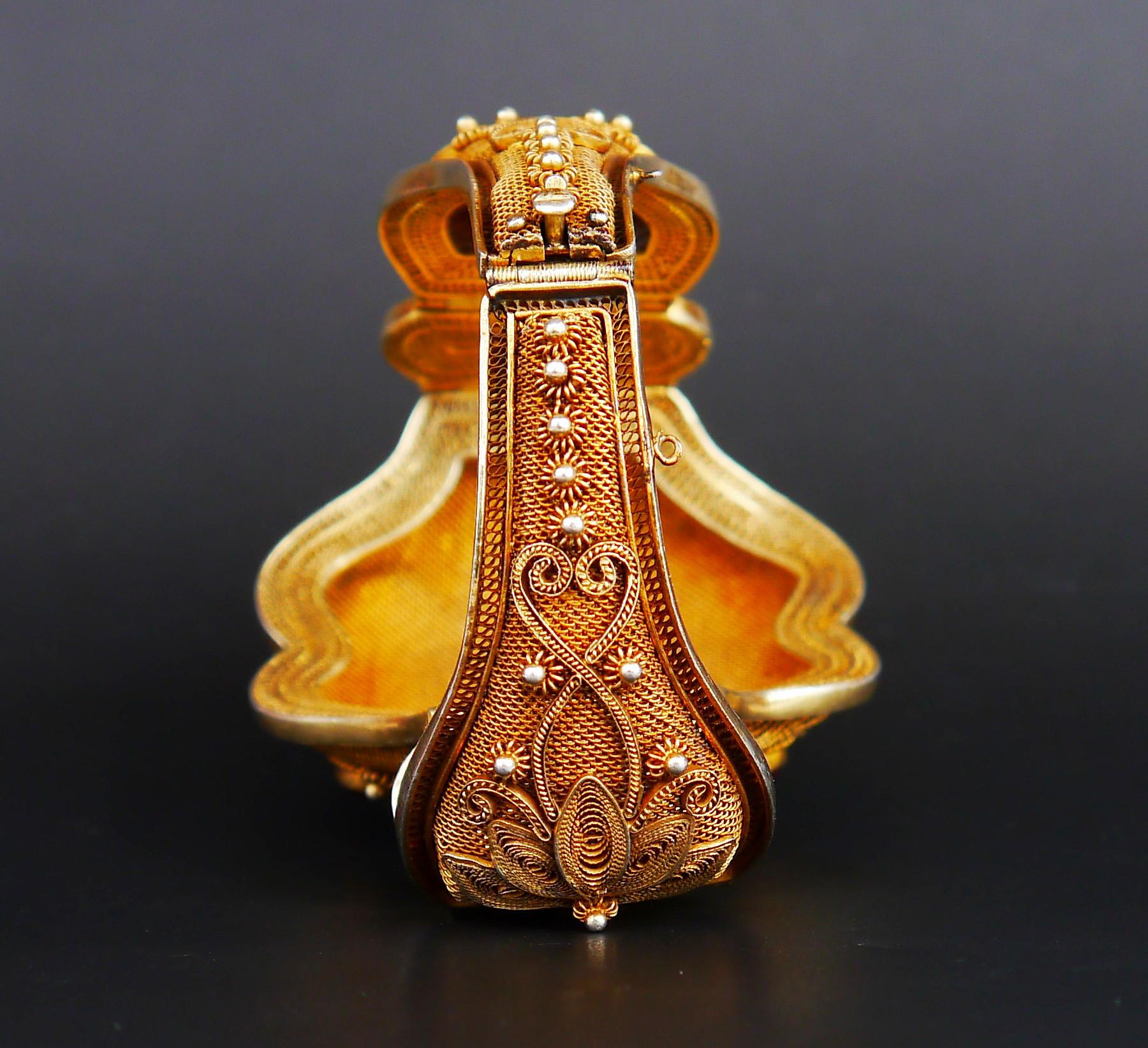 Bracelet chinois ancien en jade, cornaline et argent doré51 g en vente 5