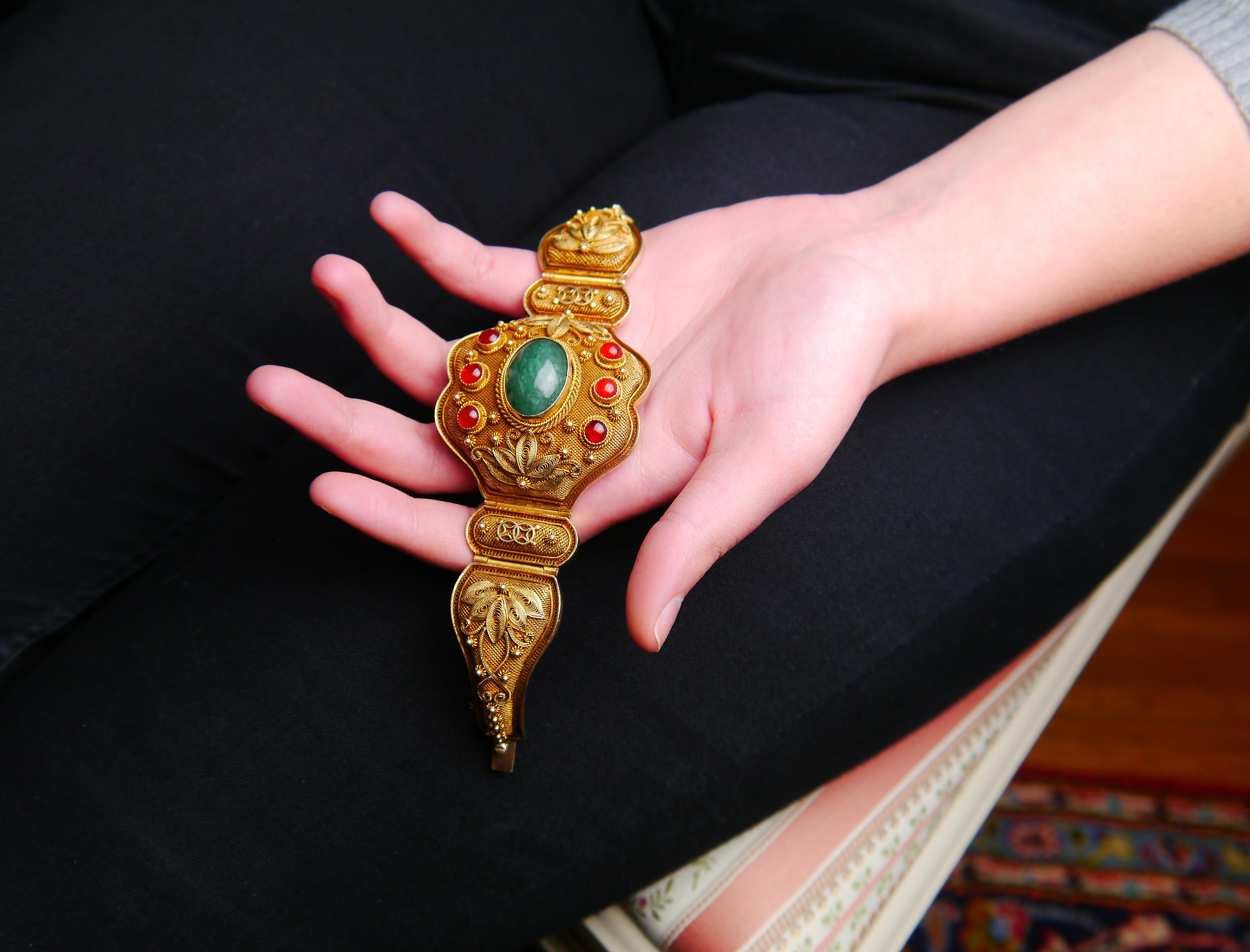 Bracelet chinois ancien en jade, cornaline et argent doré51 g Pour femmes en vente
