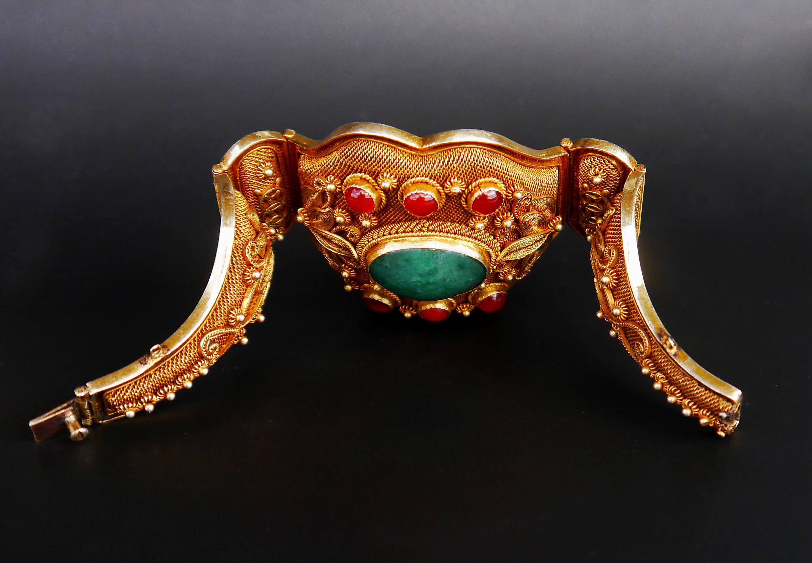 Bracelet chinois ancien en jade, cornaline et argent doré51 g en vente 3
