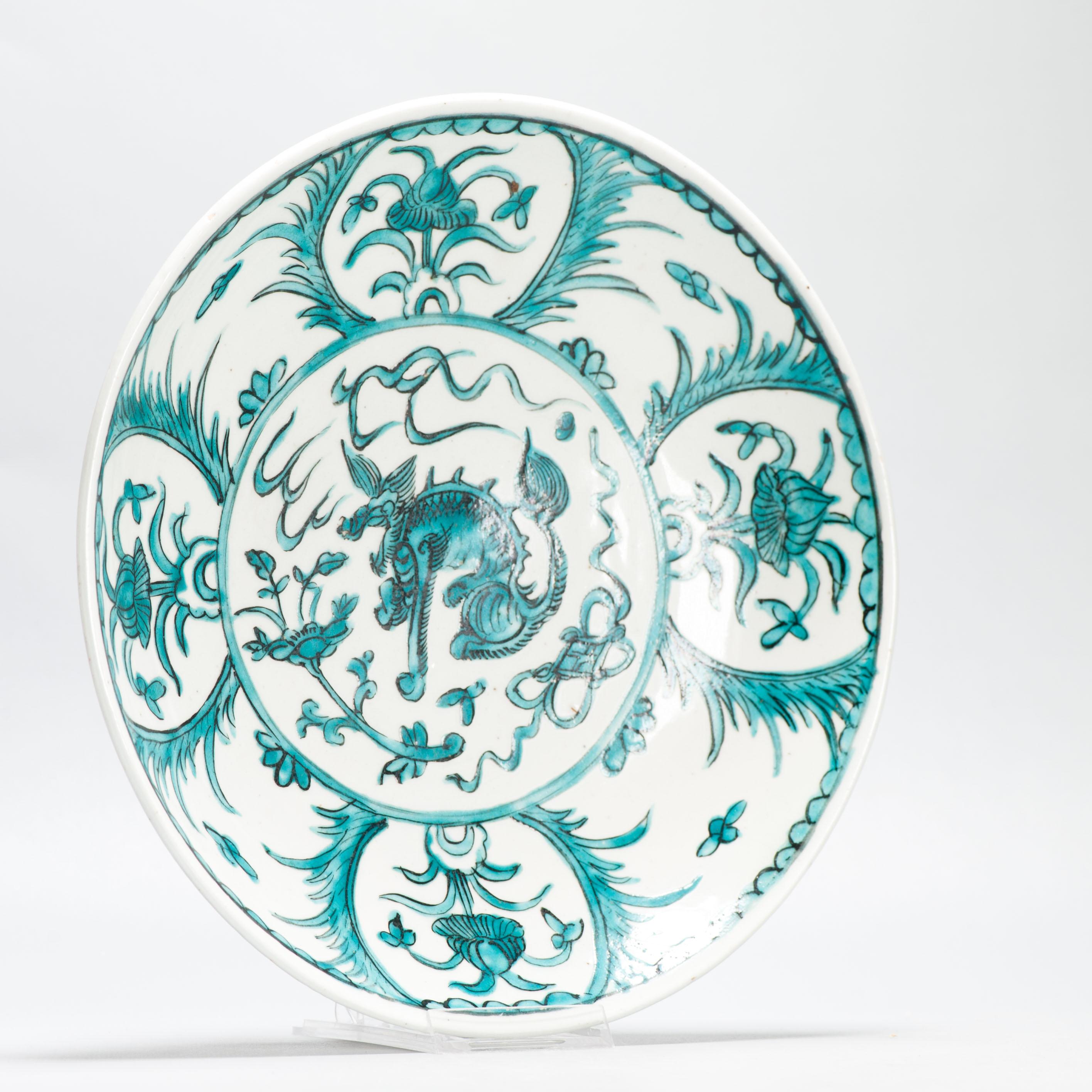 Antico piatto di porcellana cinese del 16/17 secolo Swatow Fiori Foo Leone in vendita 11