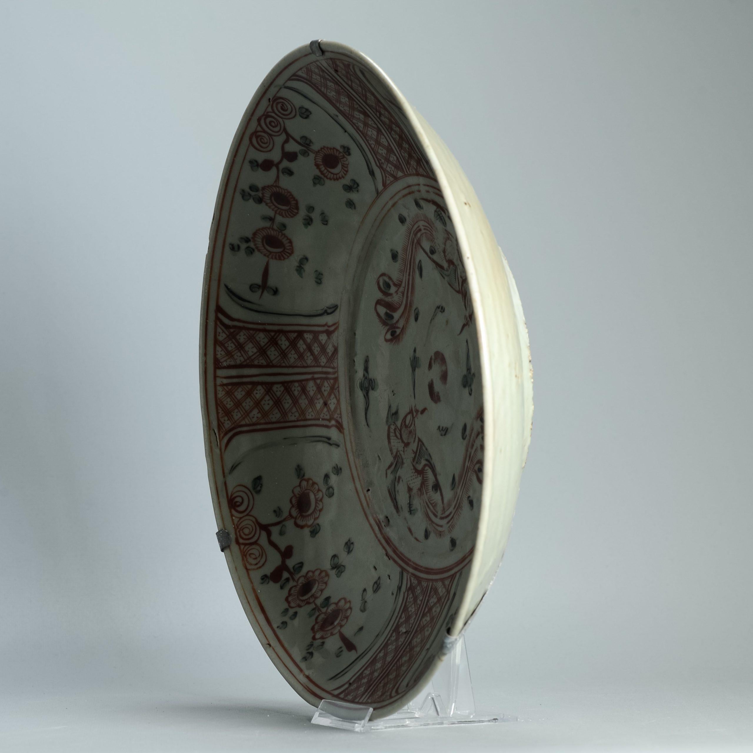 Antique Chinese 16/17C Ming Porcelain Dish Zhangzhou Swatow Fenghuang China For Sale 6