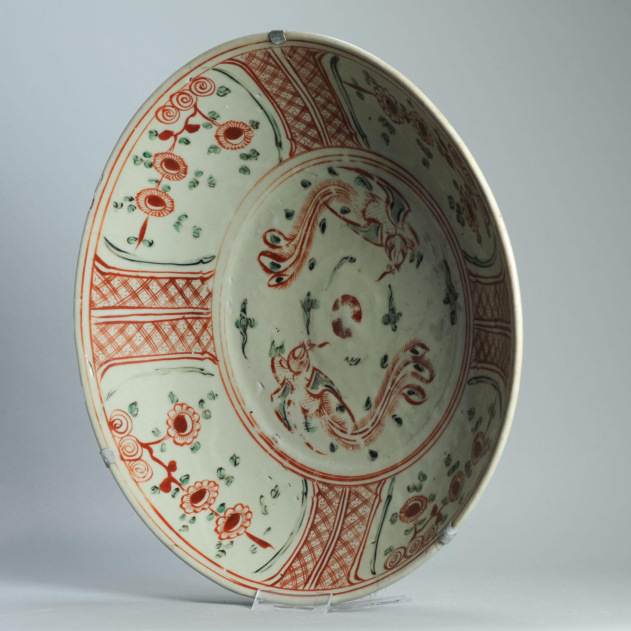 Antique Chinese 16/17C Ming Porcelain Dish Zhangzhou Swatow Fenghuang China For Sale 5