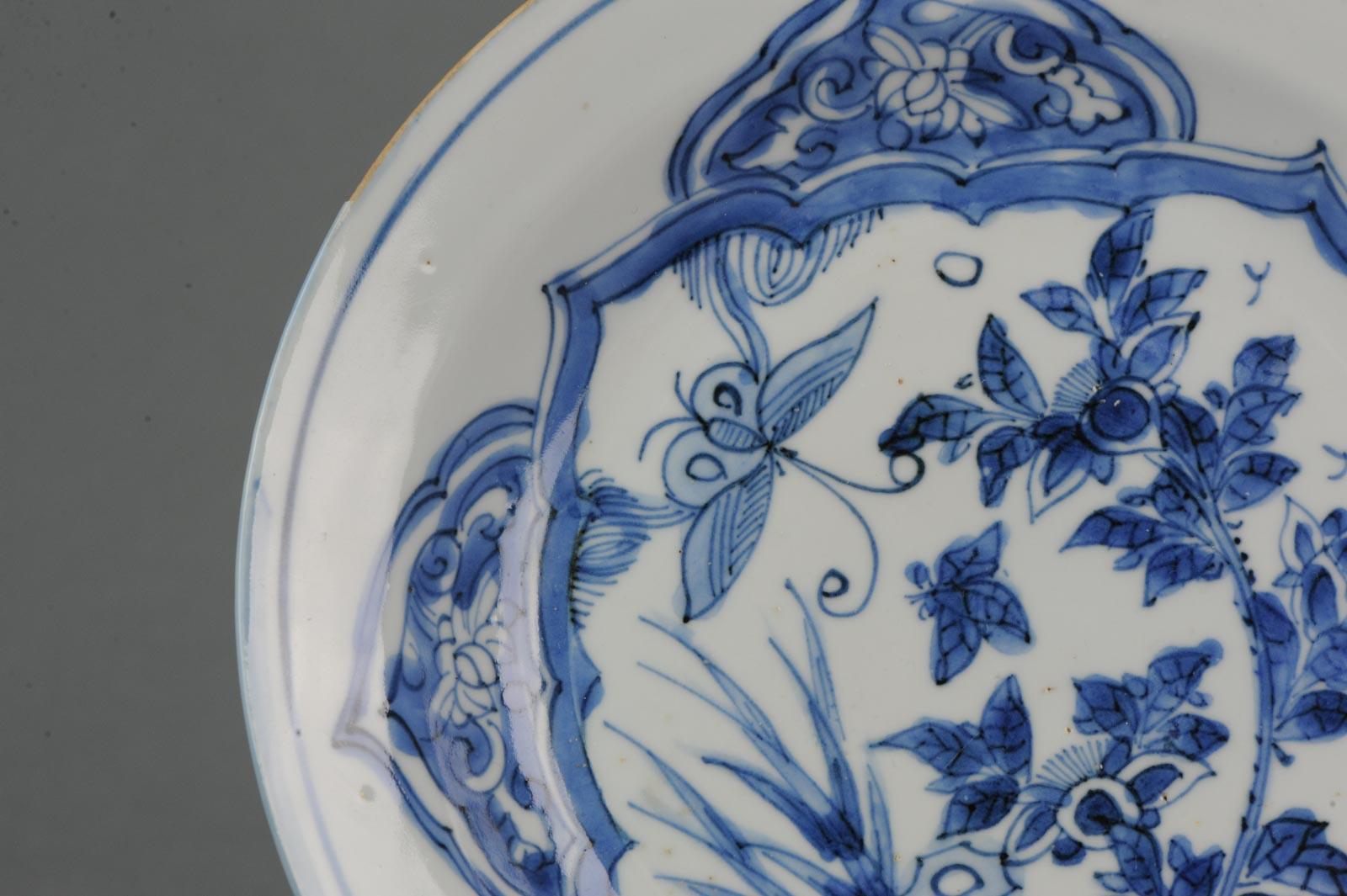 Assiette chinoise ancienne en porcelaine Ming Wanli décorée de façon rare en vente 5