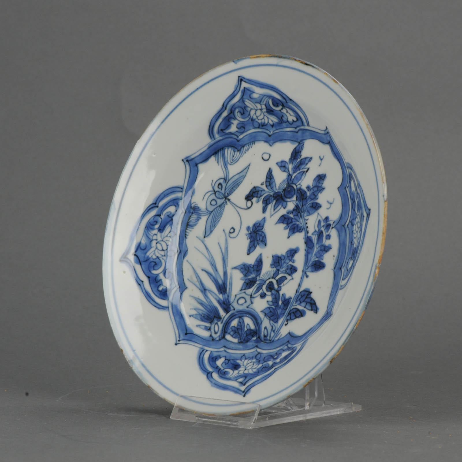 Assiette chinoise ancienne en porcelaine Ming Wanli décorée de façon rare en vente 7