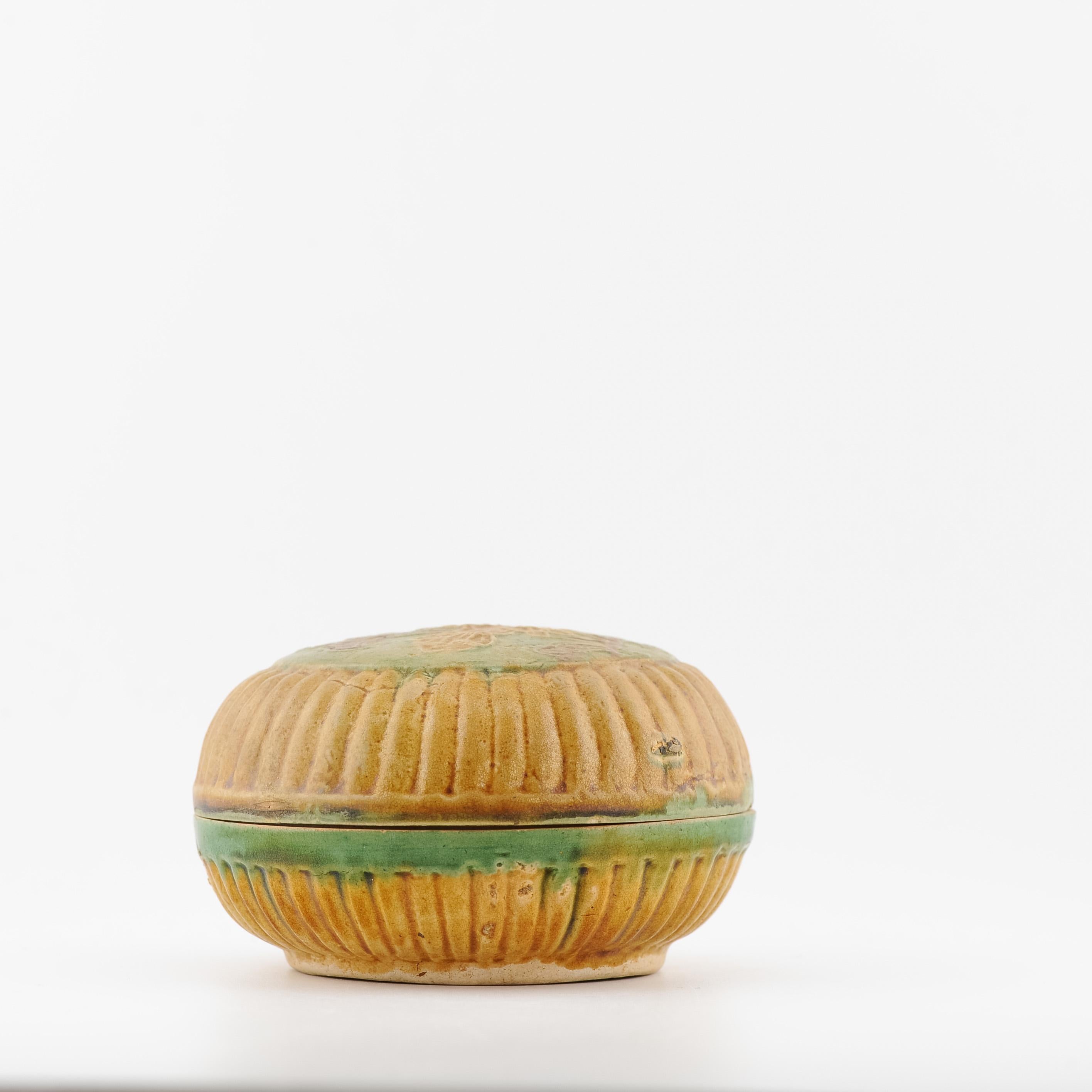 18th Century and Earlier Antique Chinese 16C Sancai Biscuit Green and Yellow Ghendi porcelain/earthenware For Sale