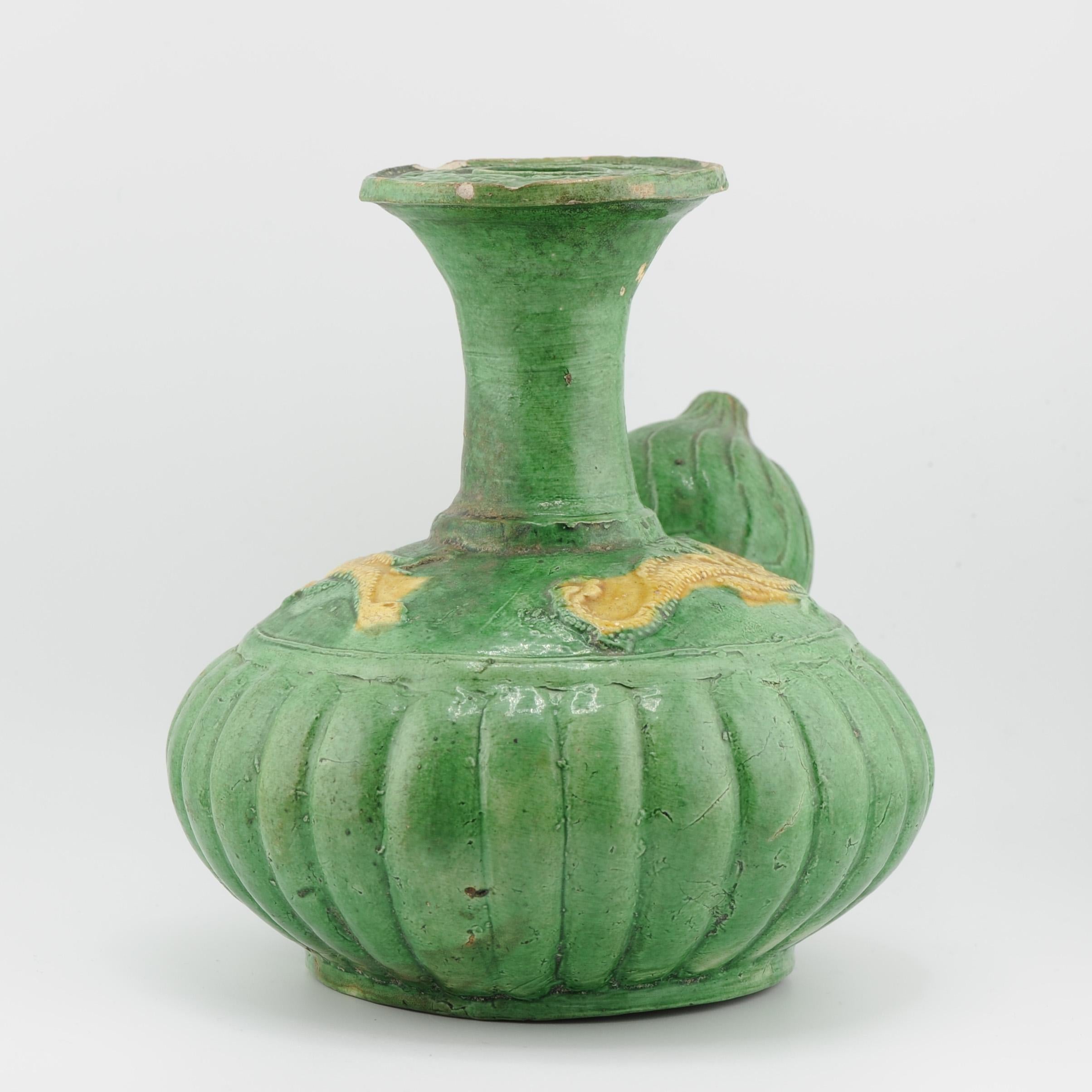 Antique Chinese 16th C Sancai Biscuit Green and Yellow Ghendi porcelain/earth. In Good Condition In Amsterdam, Noord Holland