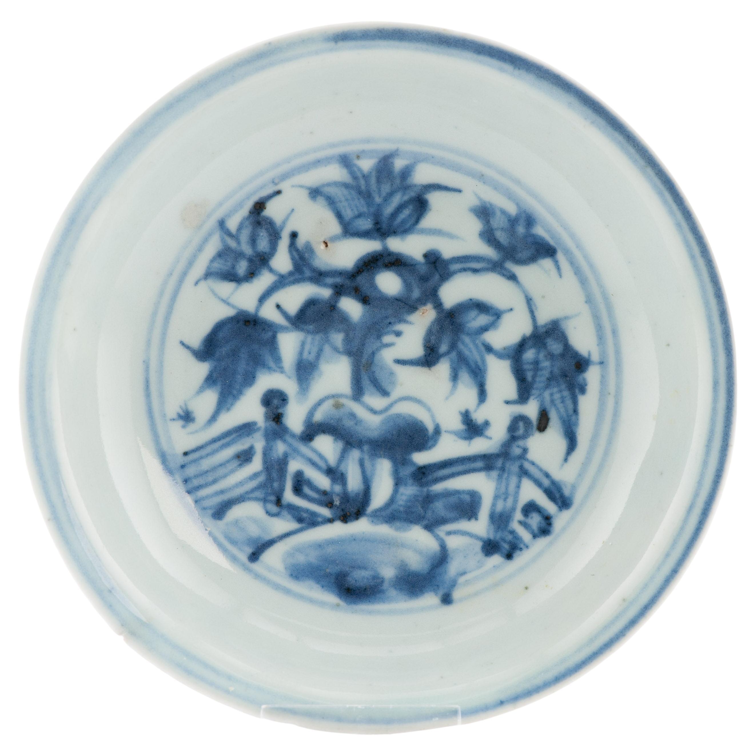 Antique Chinese 16th Century Hongzhi Zhengde Flower Plate Porcelain