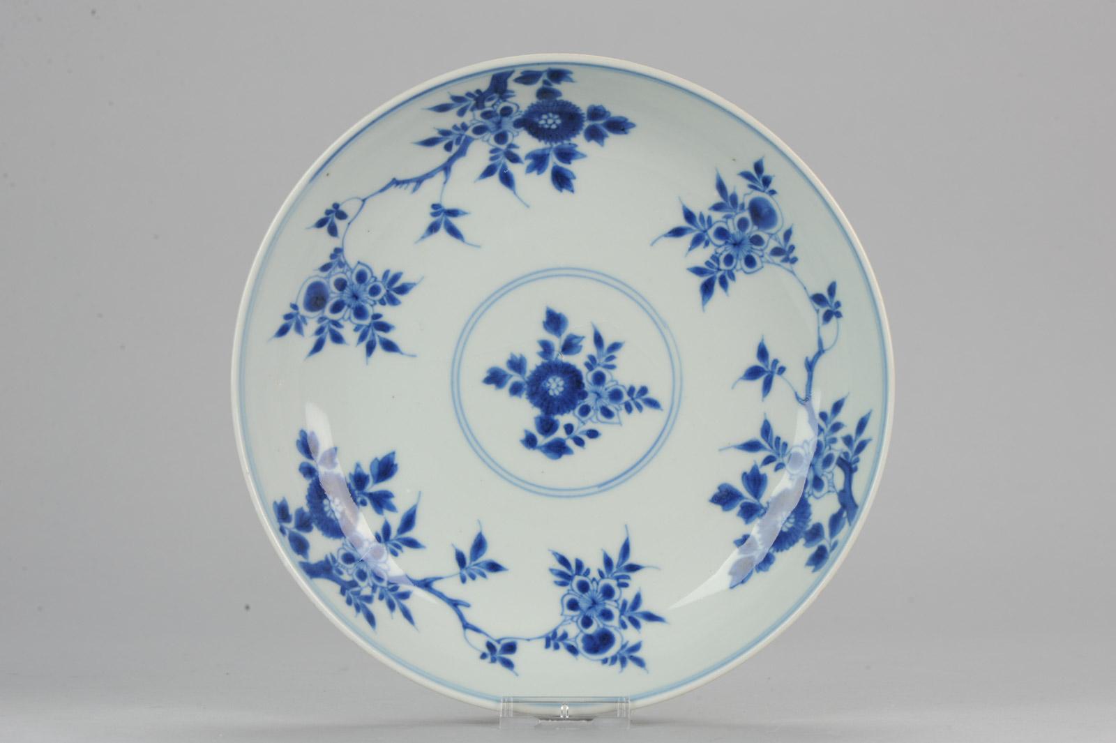 Antique Chinese 1700 Kangxi Period Batavian Blue White Dinner Set Marked Fishes For Sale 4