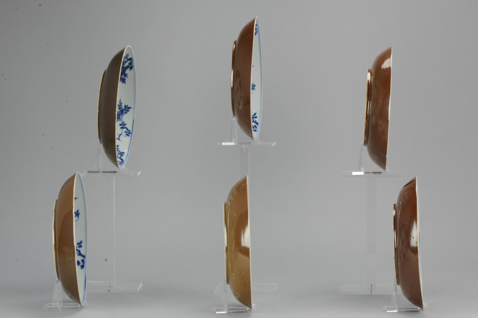Porcelaine Ensemble de table chinois ancien de 1700 d'époque Kangxi, bleu et blanc Batavien, marqué de poissons