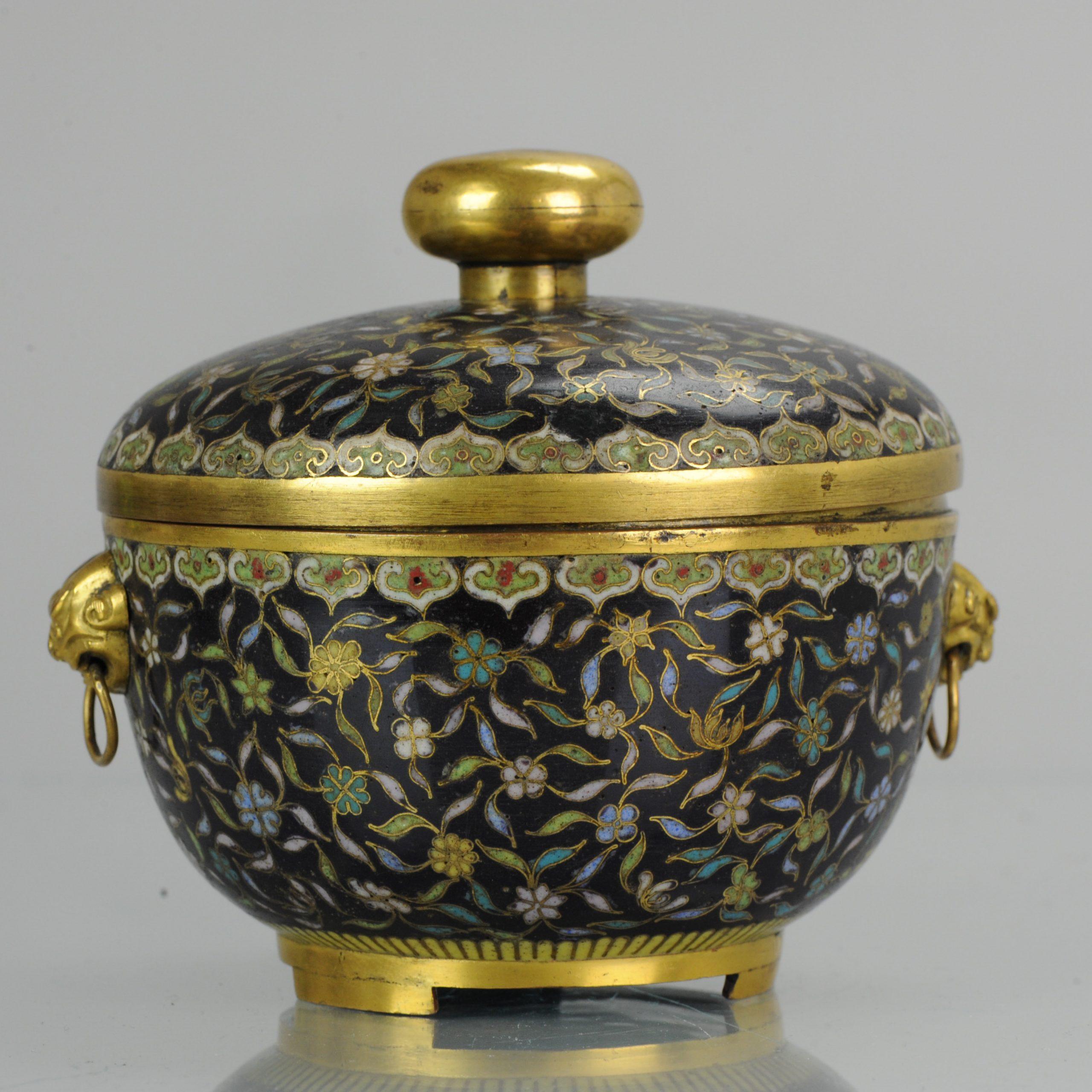 Qing Antique Chinese Bronze Cloisonné Lidded Kamcheng SE Asia market B For Sale
