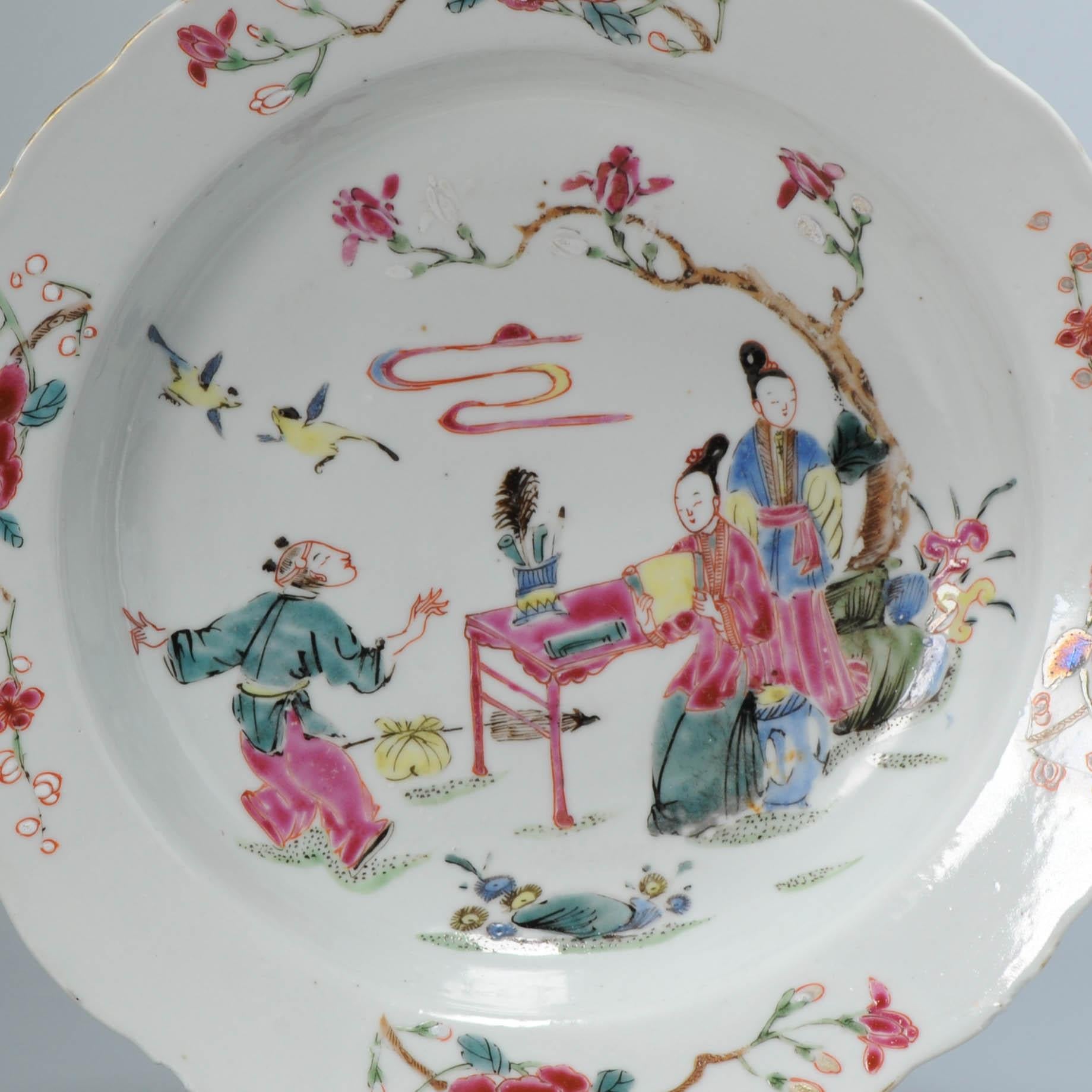 Antique Chinese 18C Famille Rose Figural Lady Plate Yongzheng/Early Qianlong In Good Condition For Sale In Amsterdam, Noord Holland