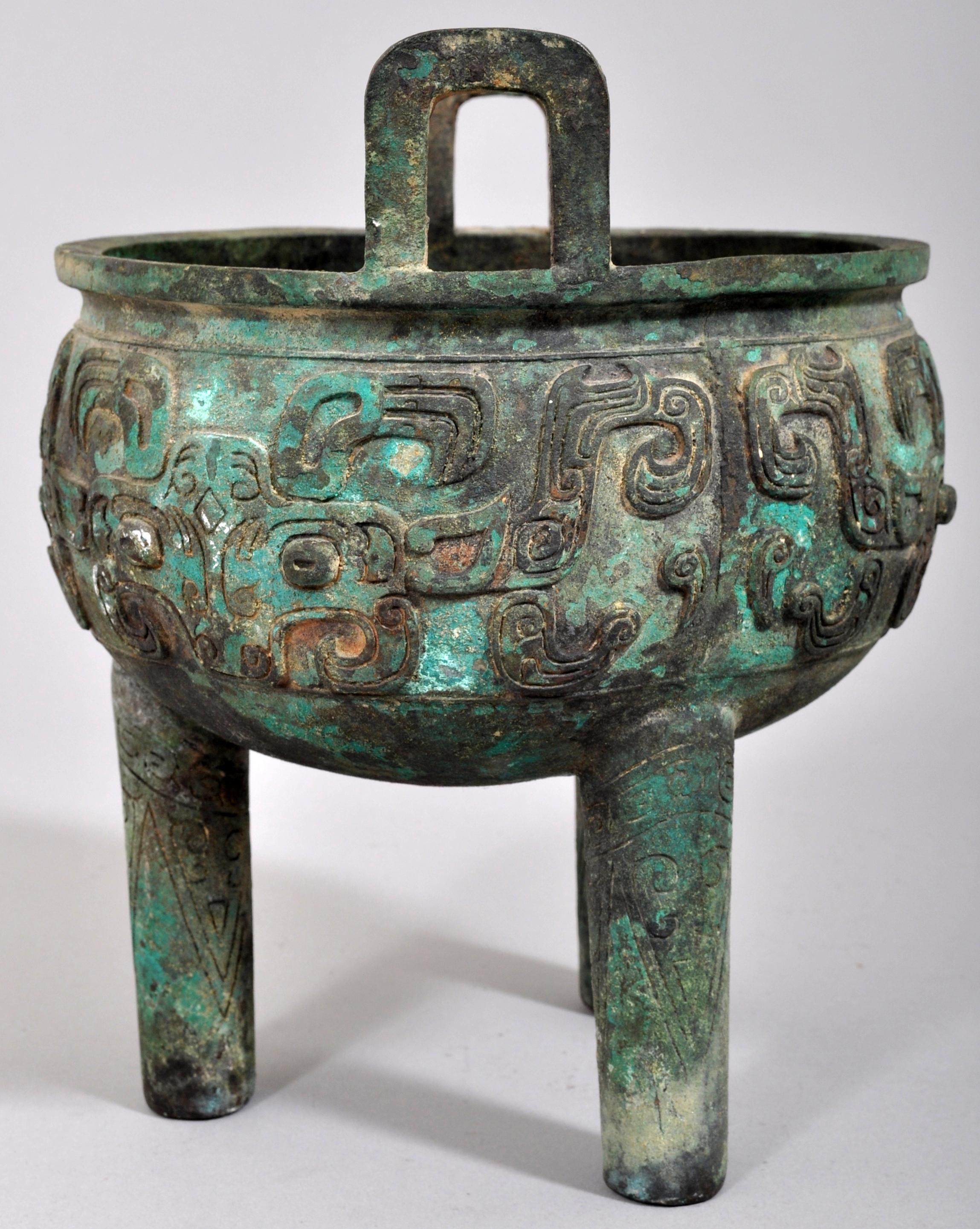 Archaistic Antique Chinese 18th-19th Century Archaic Style Bronze Tripod Ding Censer