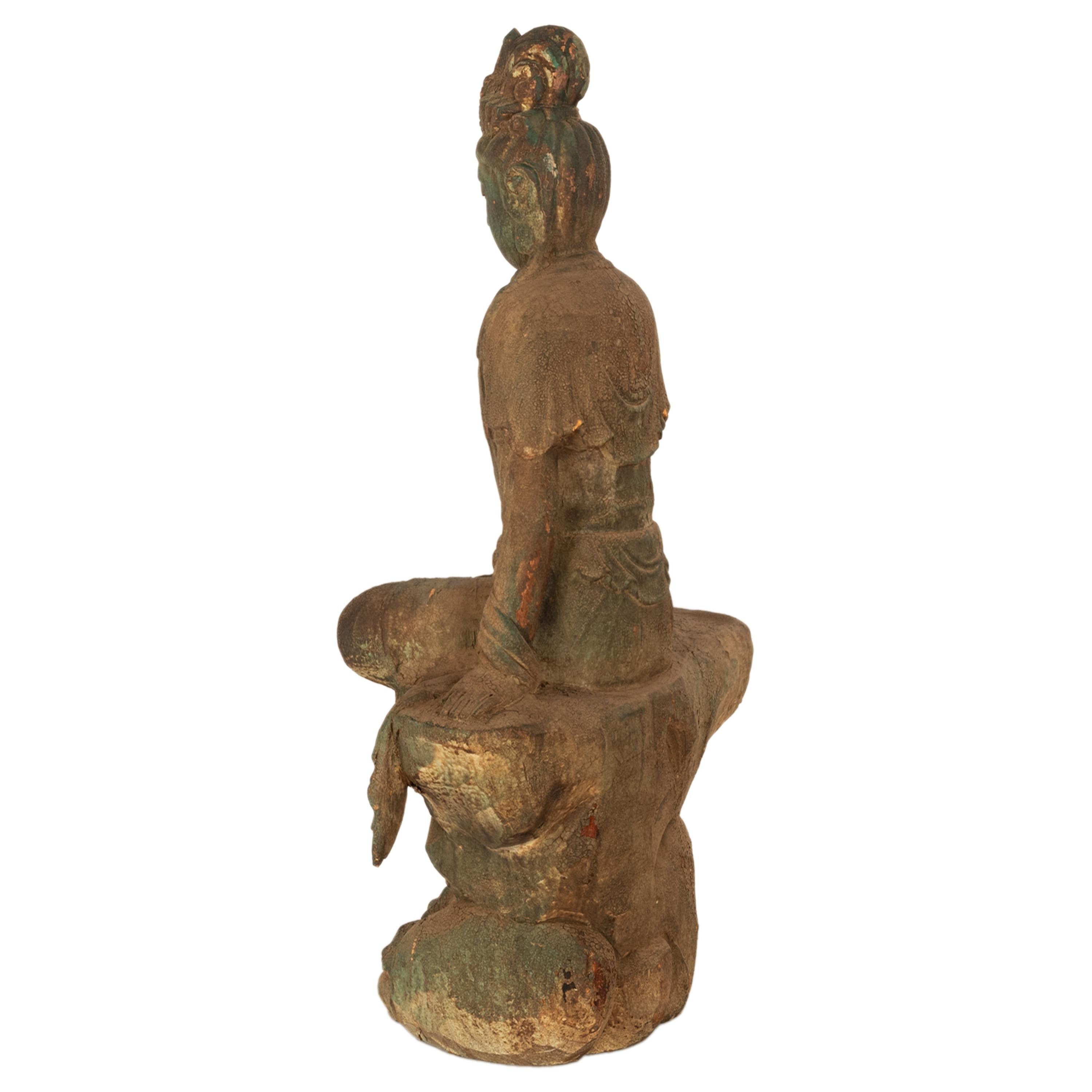 Antigua Estatua China del Siglo XVIII de la Dinastía Qing Gaunyin Bodhisattva de Madera Tallada siglo XVIII y antes en venta