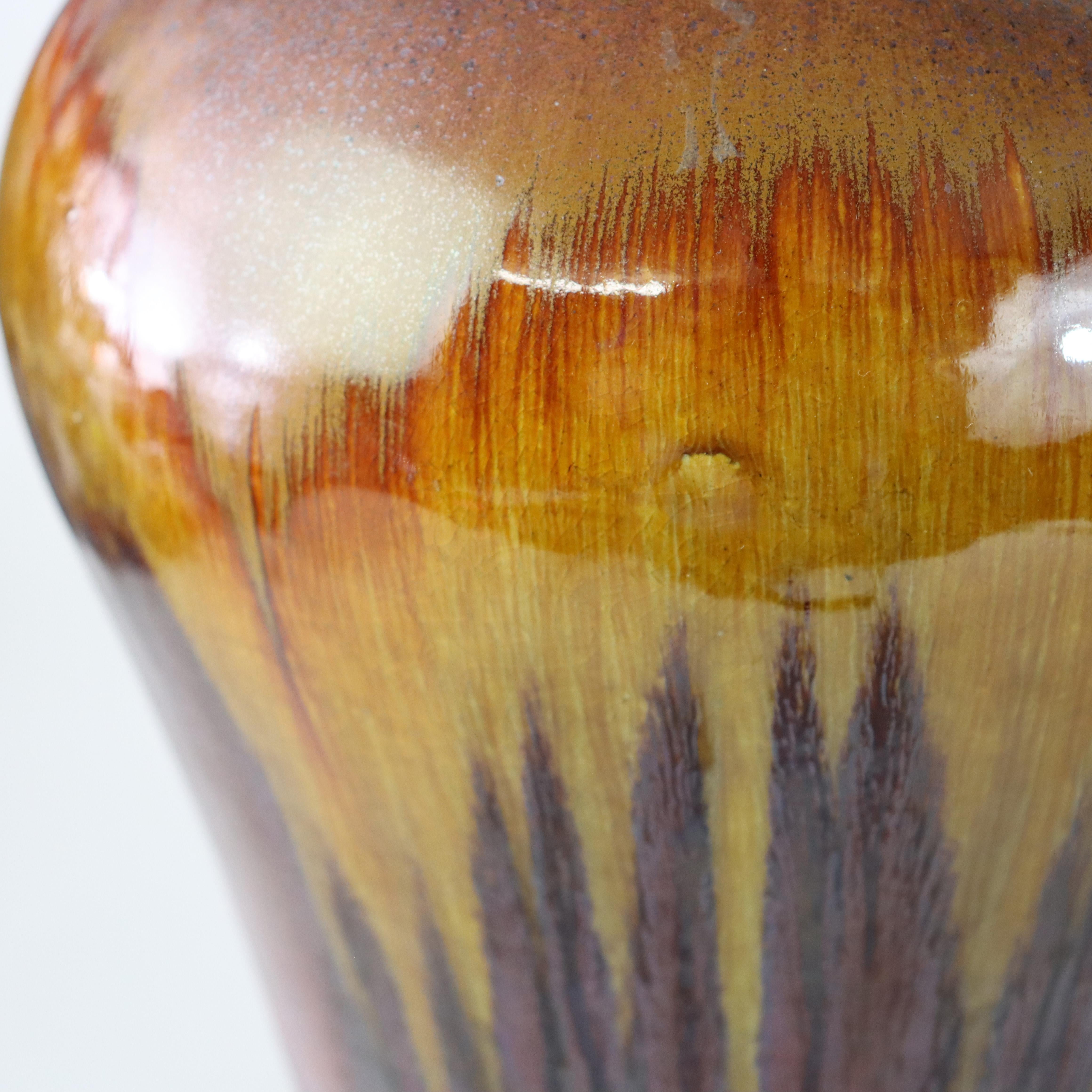 Ancien vase de sol en poterie flambée chinoise de 19 pouces, datant de 1910 en vente 2