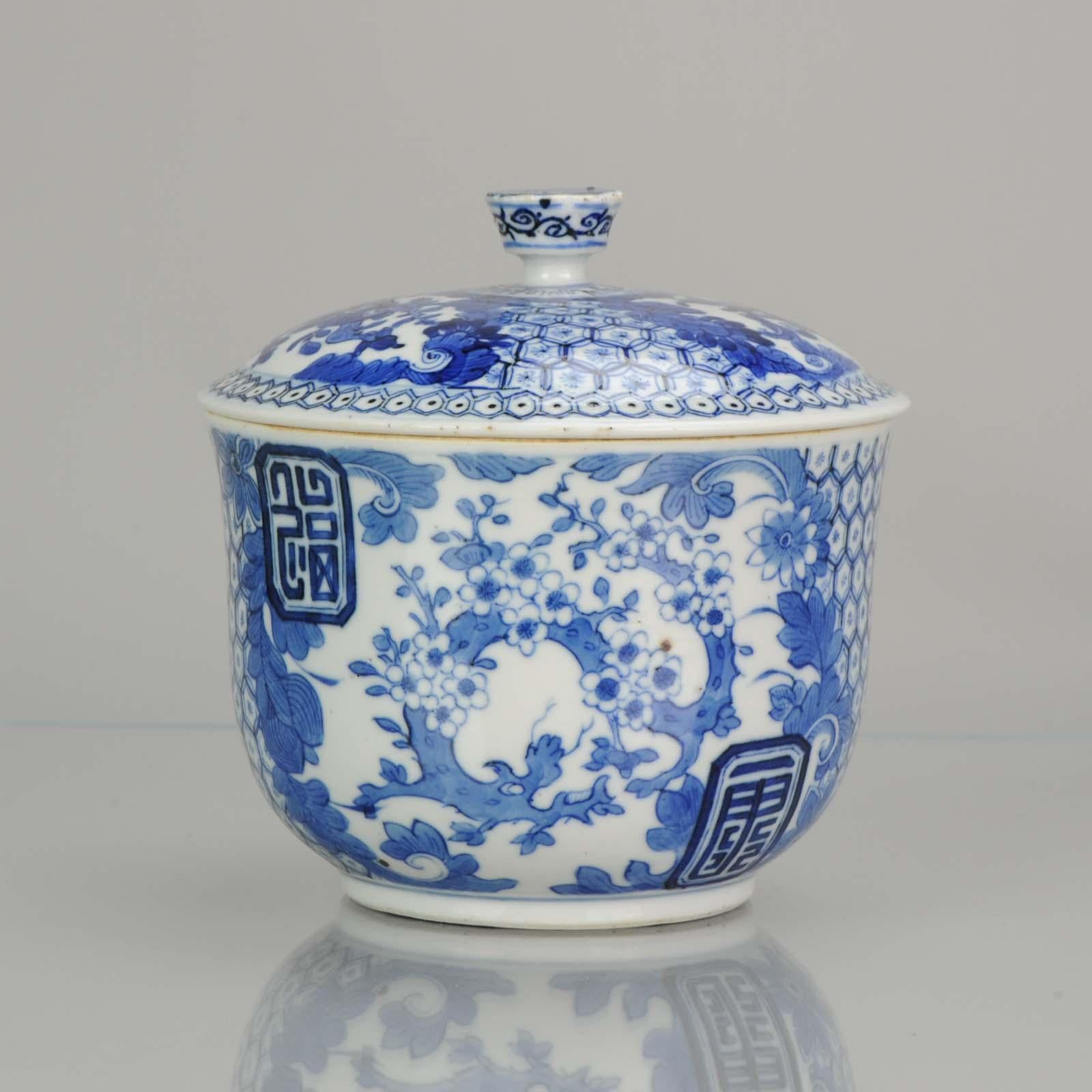 Large lidded in Chinese porcelain decorated in blue. The cobalt is absolutely amazing.
Called Hue Blue for the Vietnamese market.
Round shape decorated with plum tree branches and peony flowers on honeycomb background, 4 shapes of ideograms at the