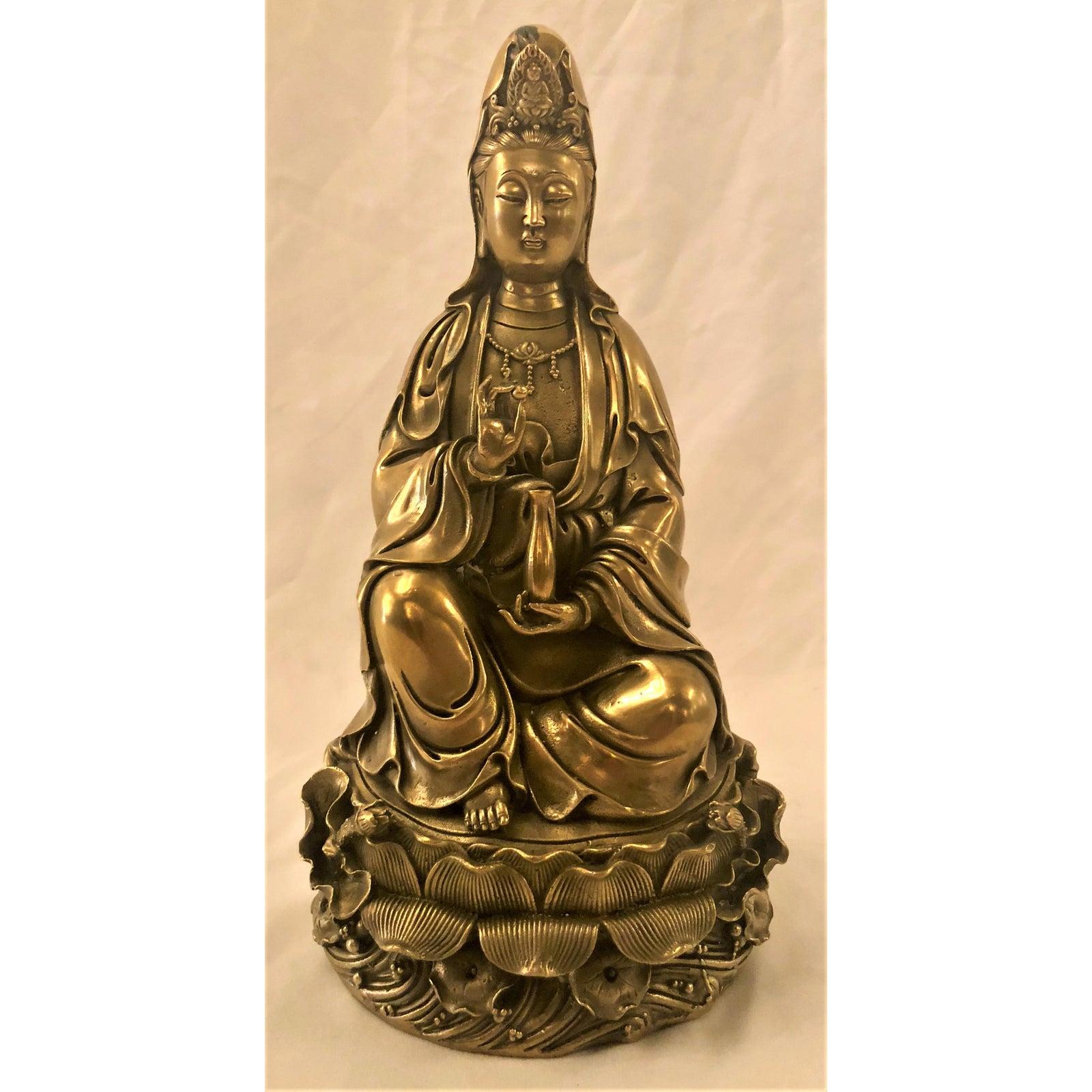 Antique Chinese 19th century bronze statue of Kuan Yin, Goddess of compassion. A lovely little bronze piece.
 