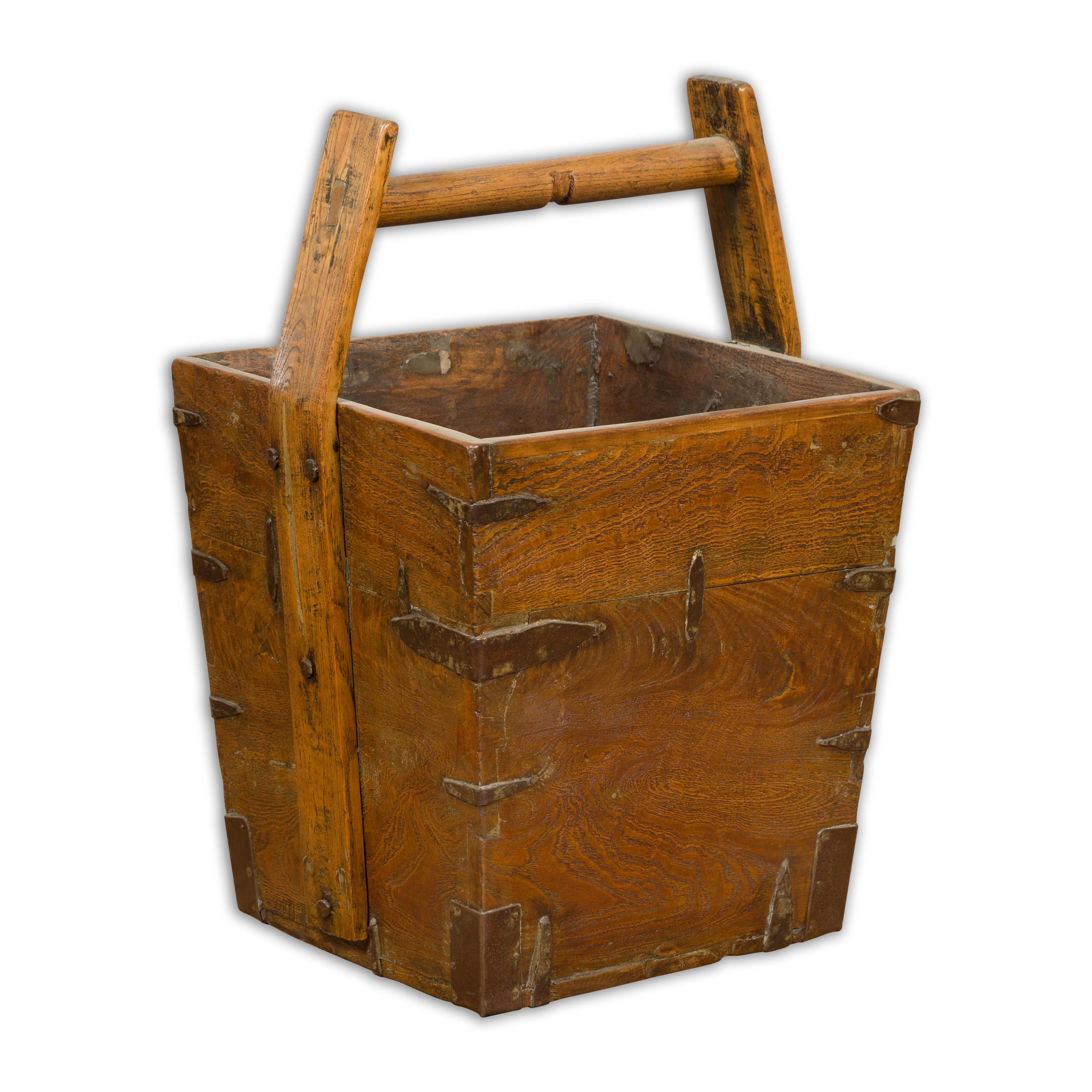 Antique Chinese 19th Century Wood and Metal Grain Basket with Carrying Handle For Sale 10