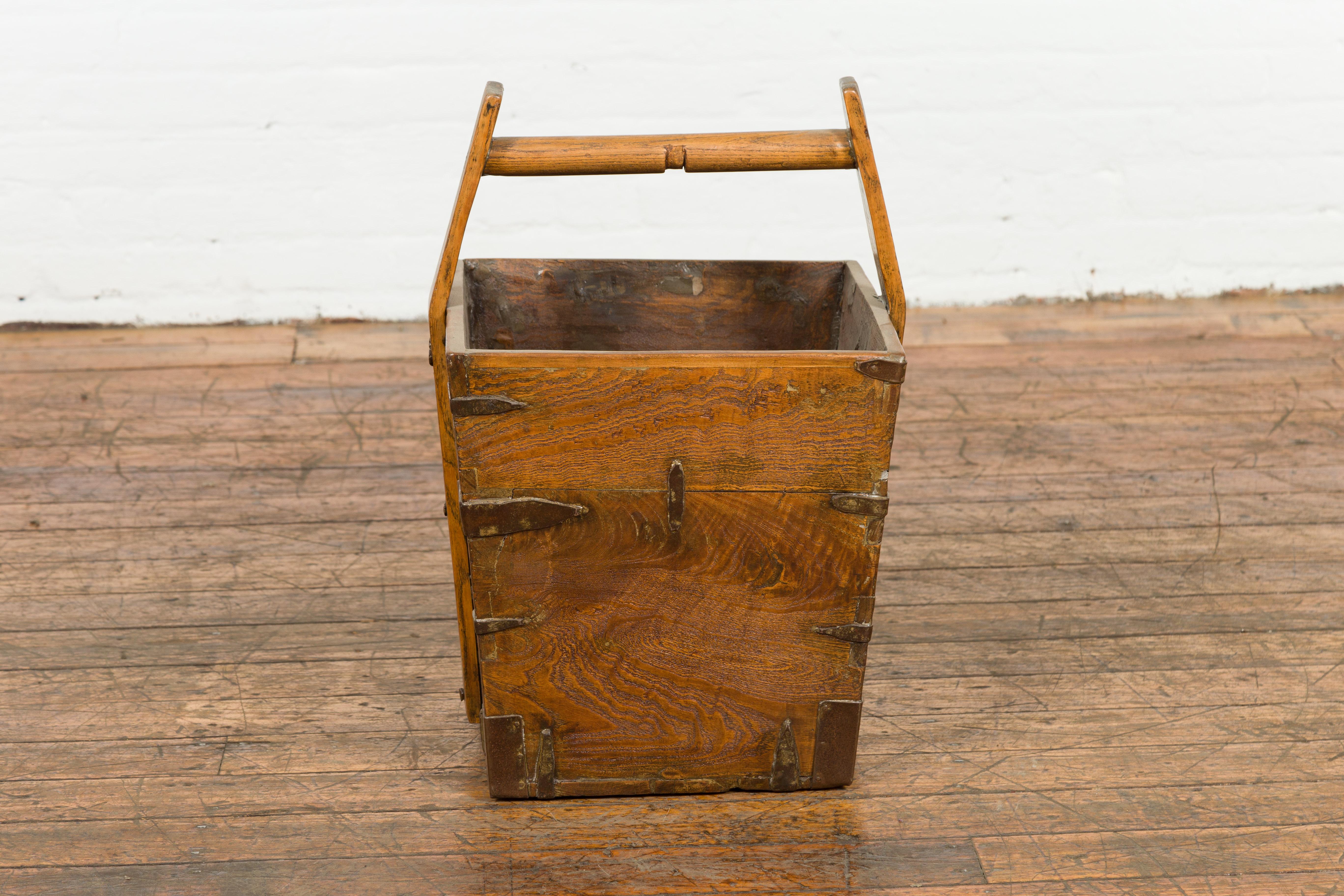 Qing Antique Chinese 19th Century Wood and Metal Grain Basket with Carrying Handle For Sale