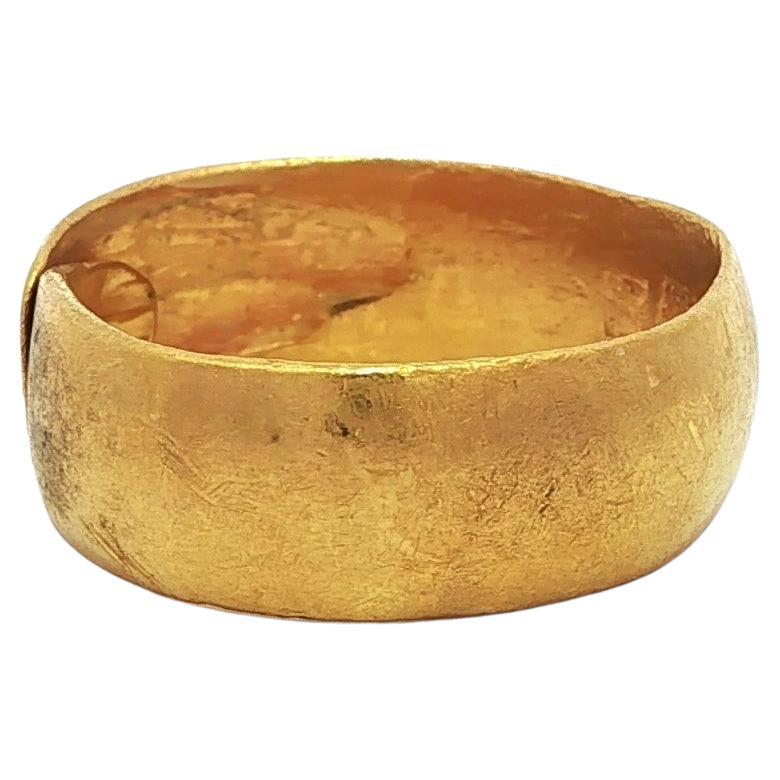 Anillo chino antiguo de oro amarillo de 24 quilates con banda flexible de 7,9 mm de ancho en venta